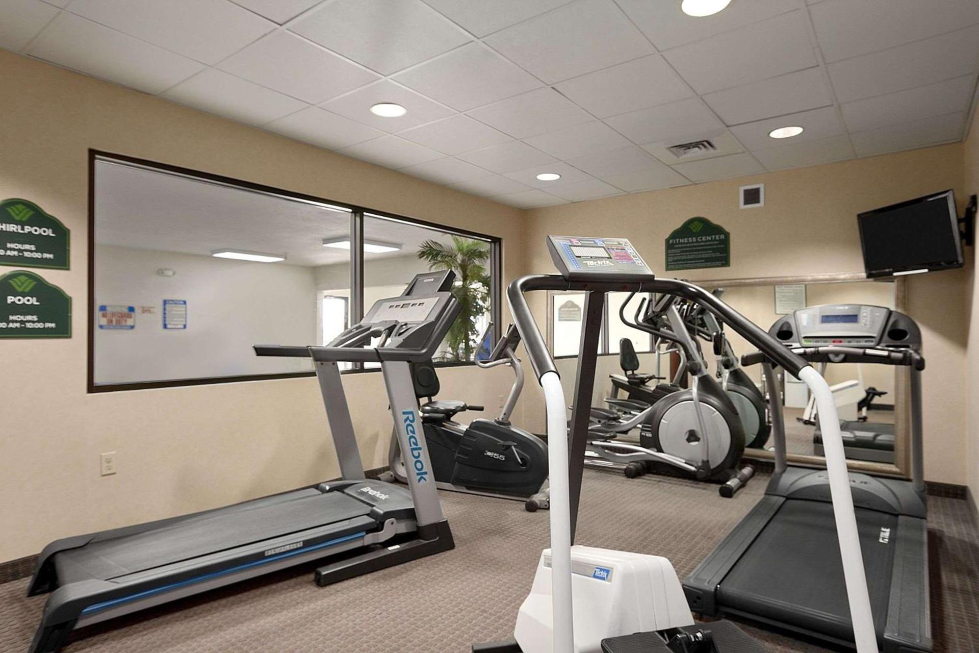 Wingate by Wyndham Pueblo photo 3