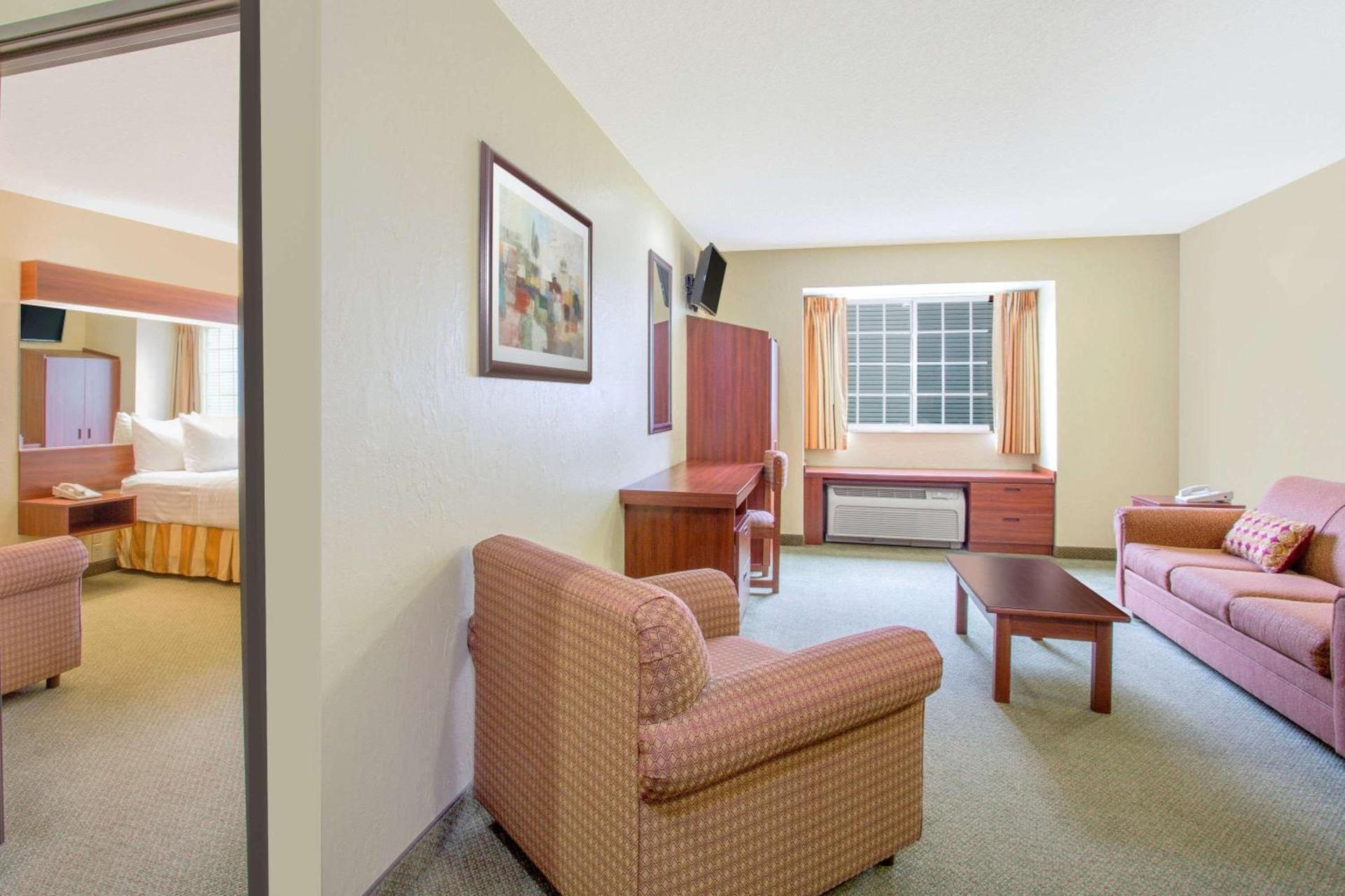 Microtel Inn and Suites Gassaway photo 30