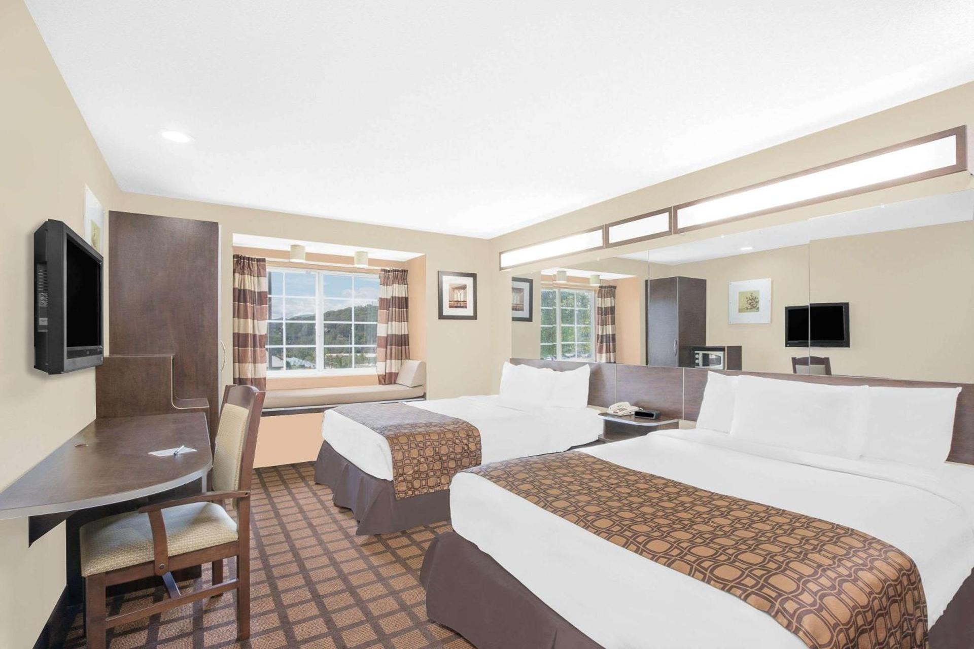Microtel Inn & Suites by Wyndham Franklin photo 13