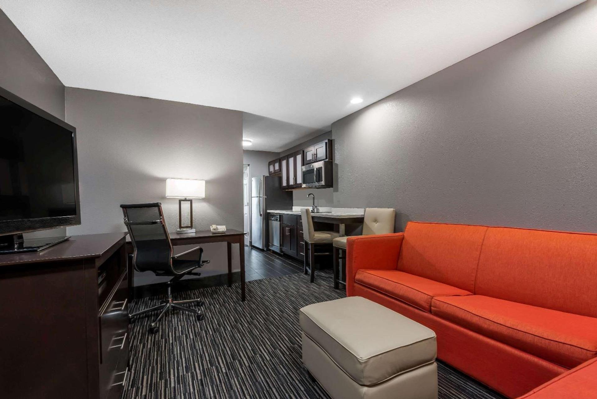 Hawthorn Extended Stay by Wyndham Columbus West photo 32