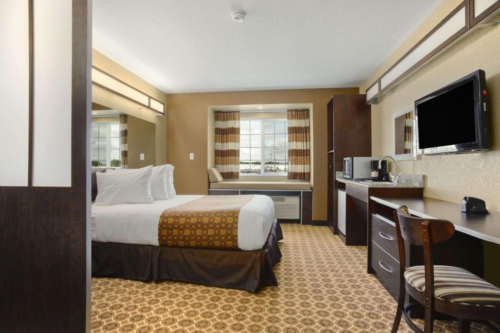 Microtel Inn & Suites by Wyndham Williston photo 17