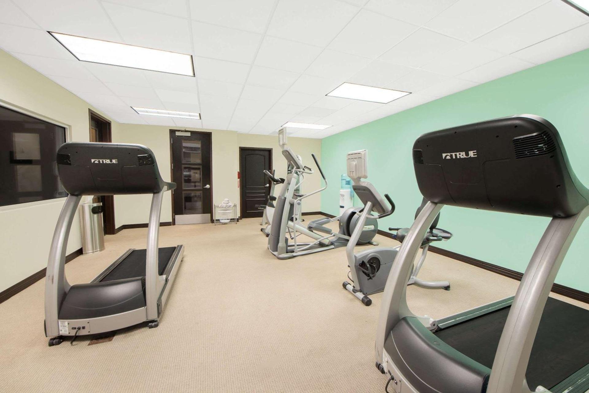 Hawthorn Suites by Wyndham Lubbock photo 48