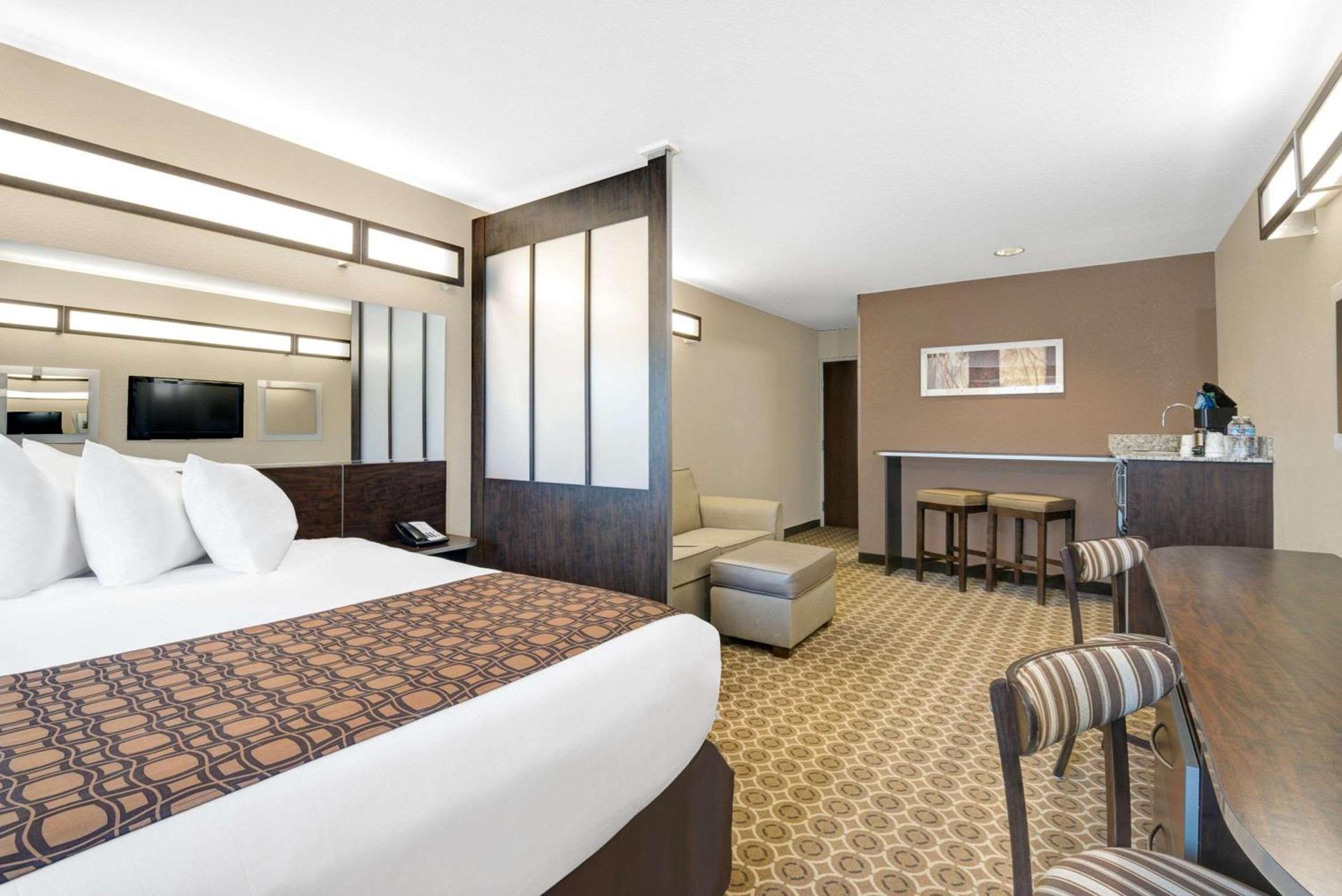 Microtel Inn & Suites by Wyndham Williston photo 13