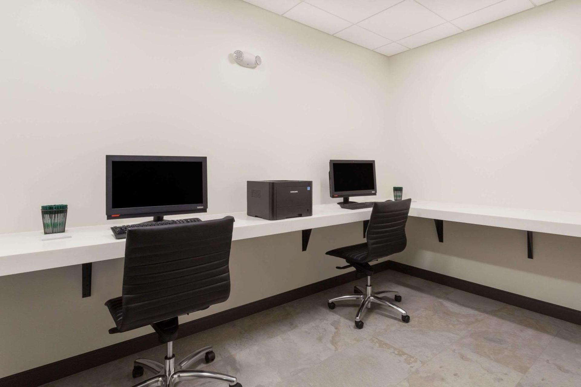 Wingate by Wyndham Altoona Downtown/Medical Center photo 34