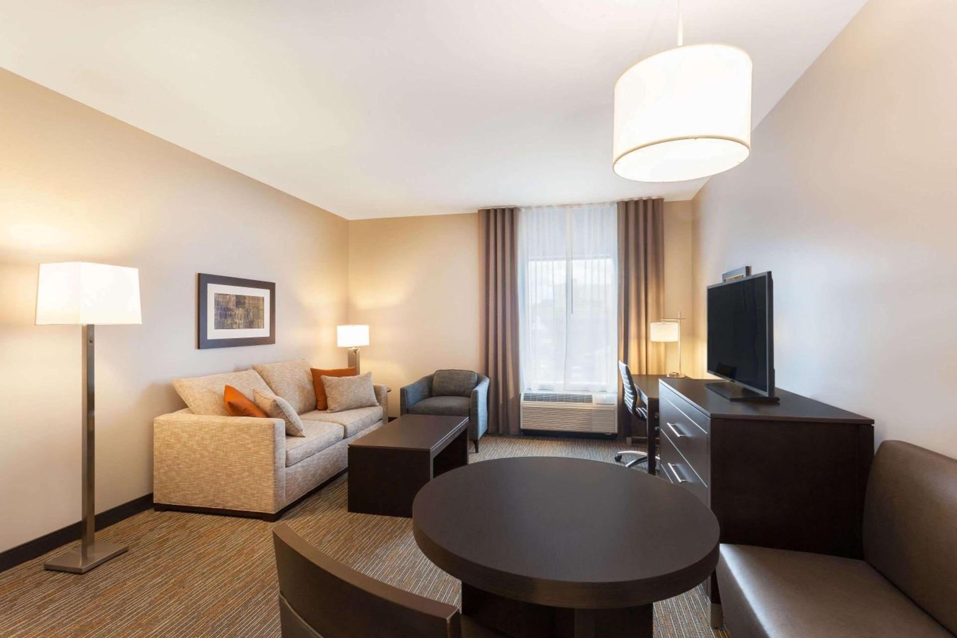 Wingate by Wyndham Altoona Downtown/Medical Center photo 8