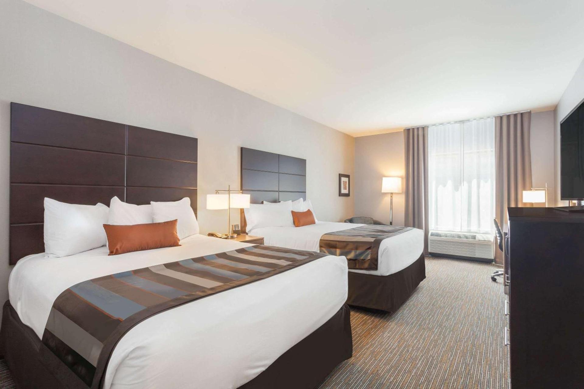 Wingate by Wyndham Altoona Downtown/Medical Center photo 32