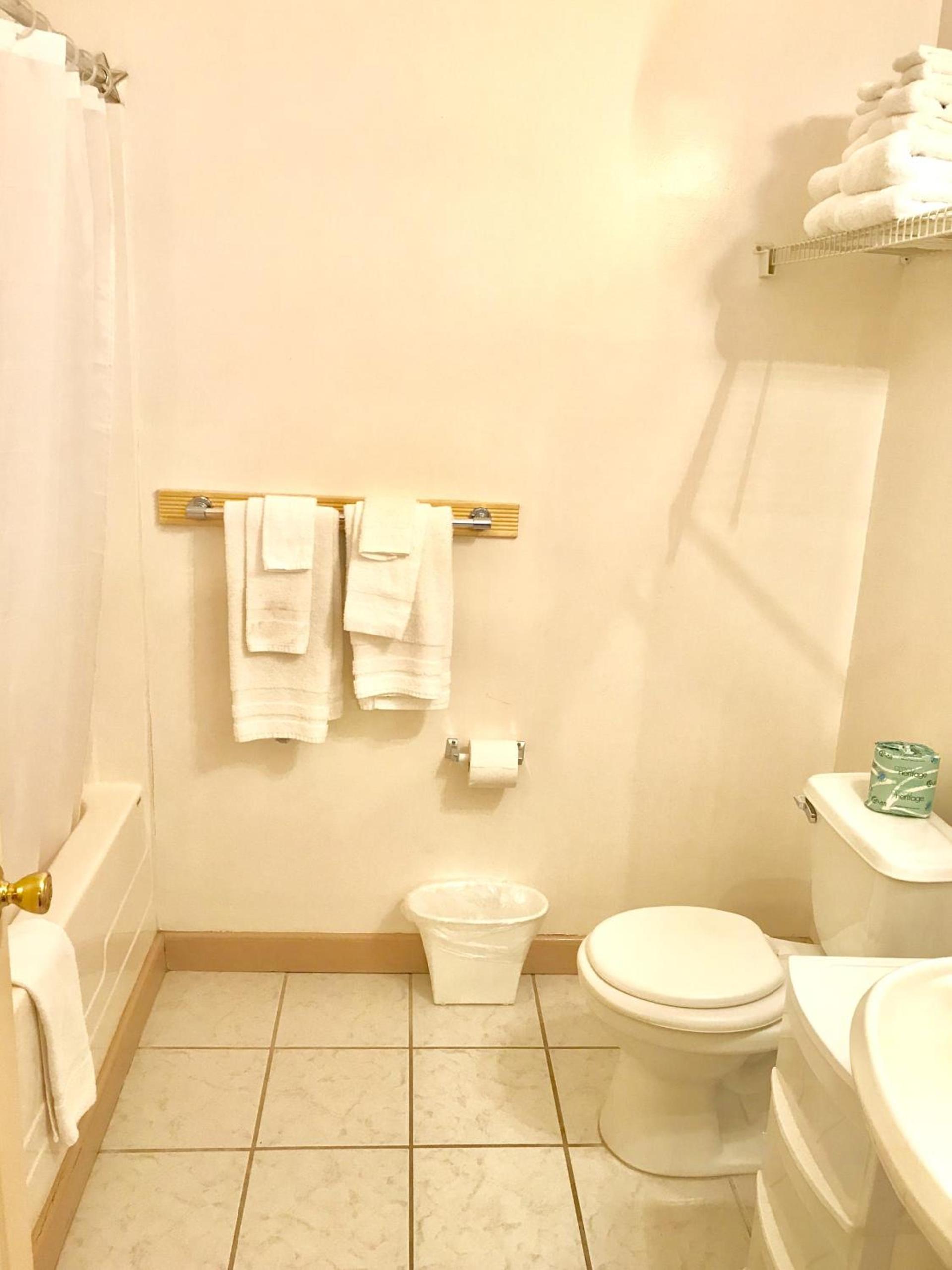 Saco River Motor Lodge & Suites photo 13
