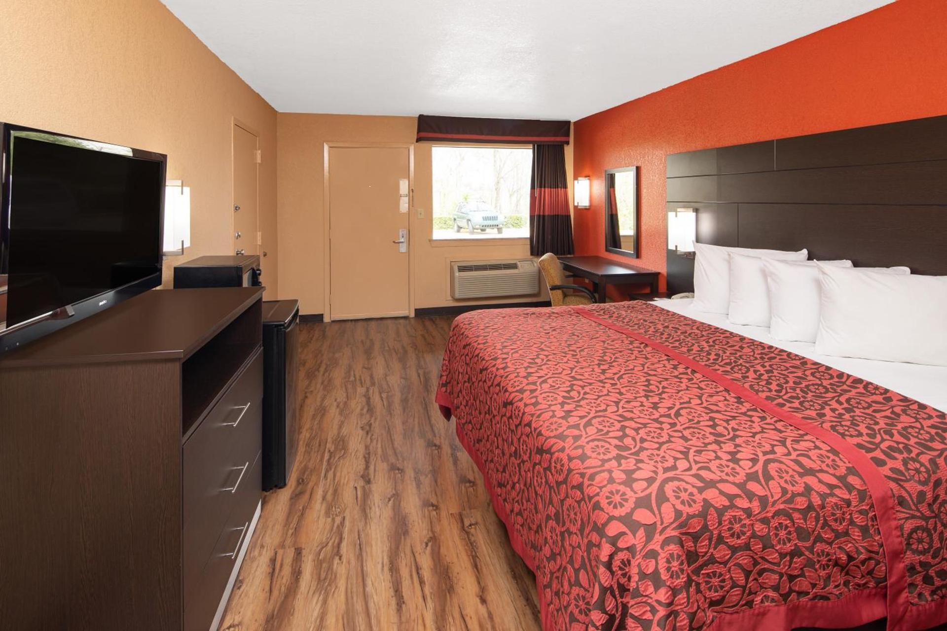 Days Inn by Wyndham Tupelo photo 17