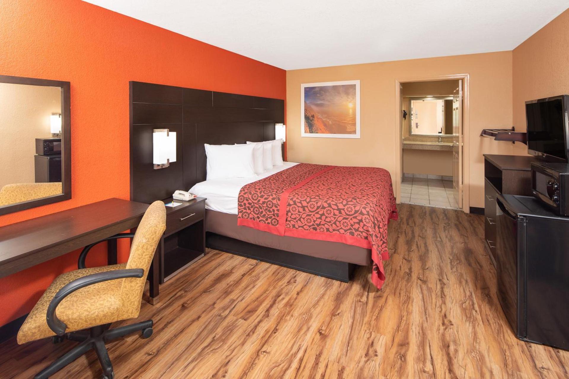 Days Inn by Wyndham Tupelo photo 21