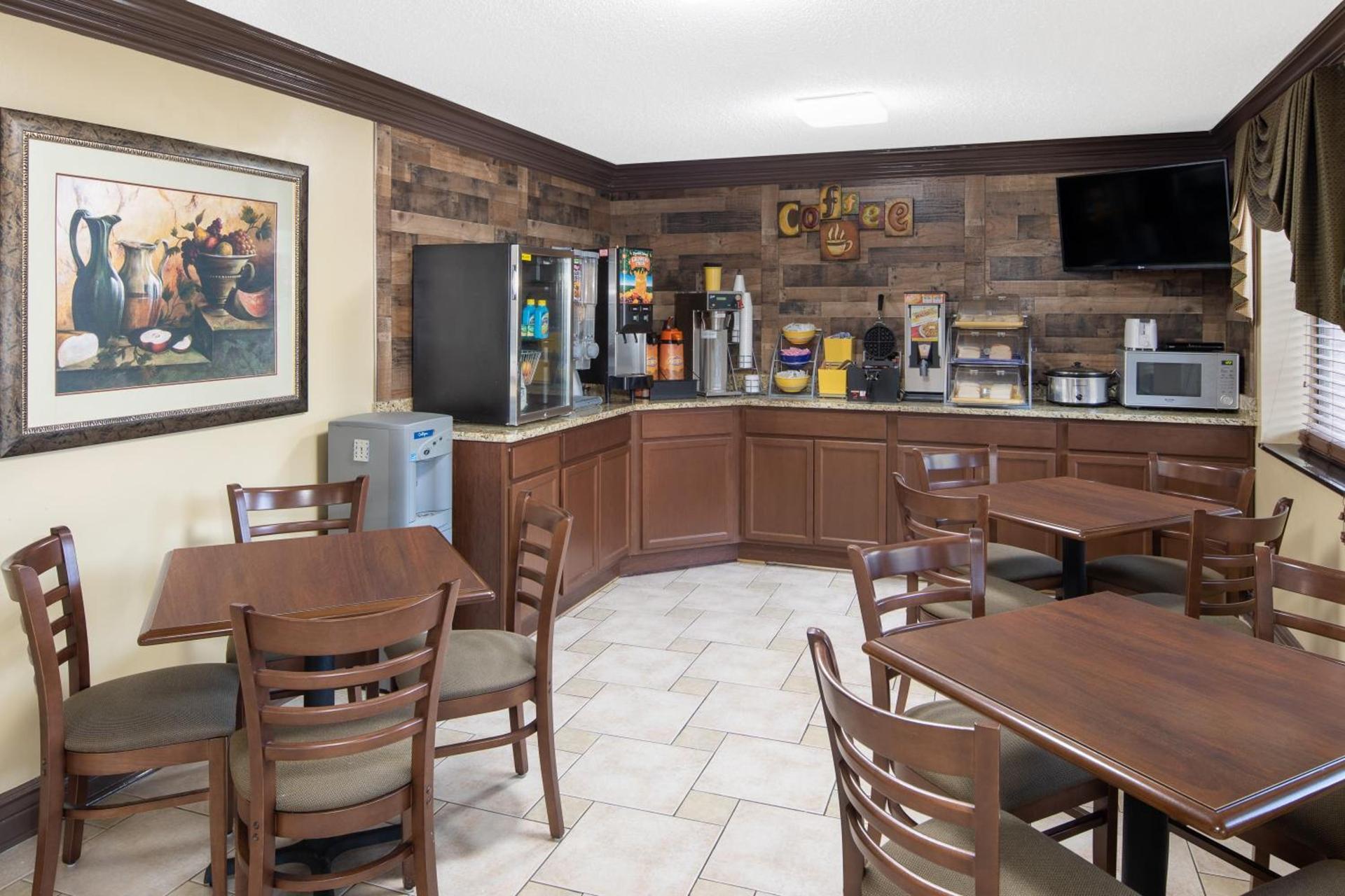 Days Inn by Wyndham Tupelo photo 23