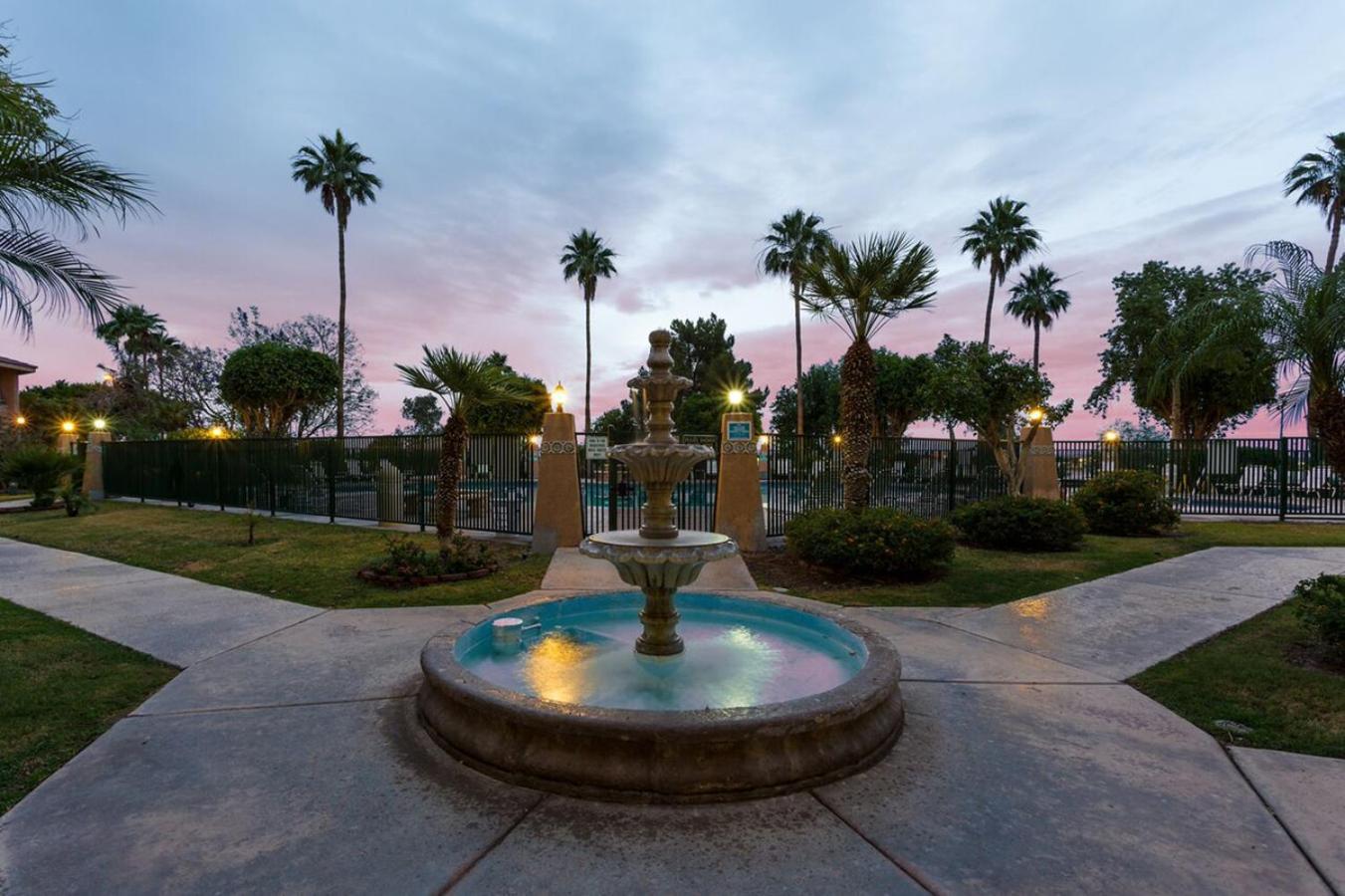 Yuma Inn & Suites photo 2