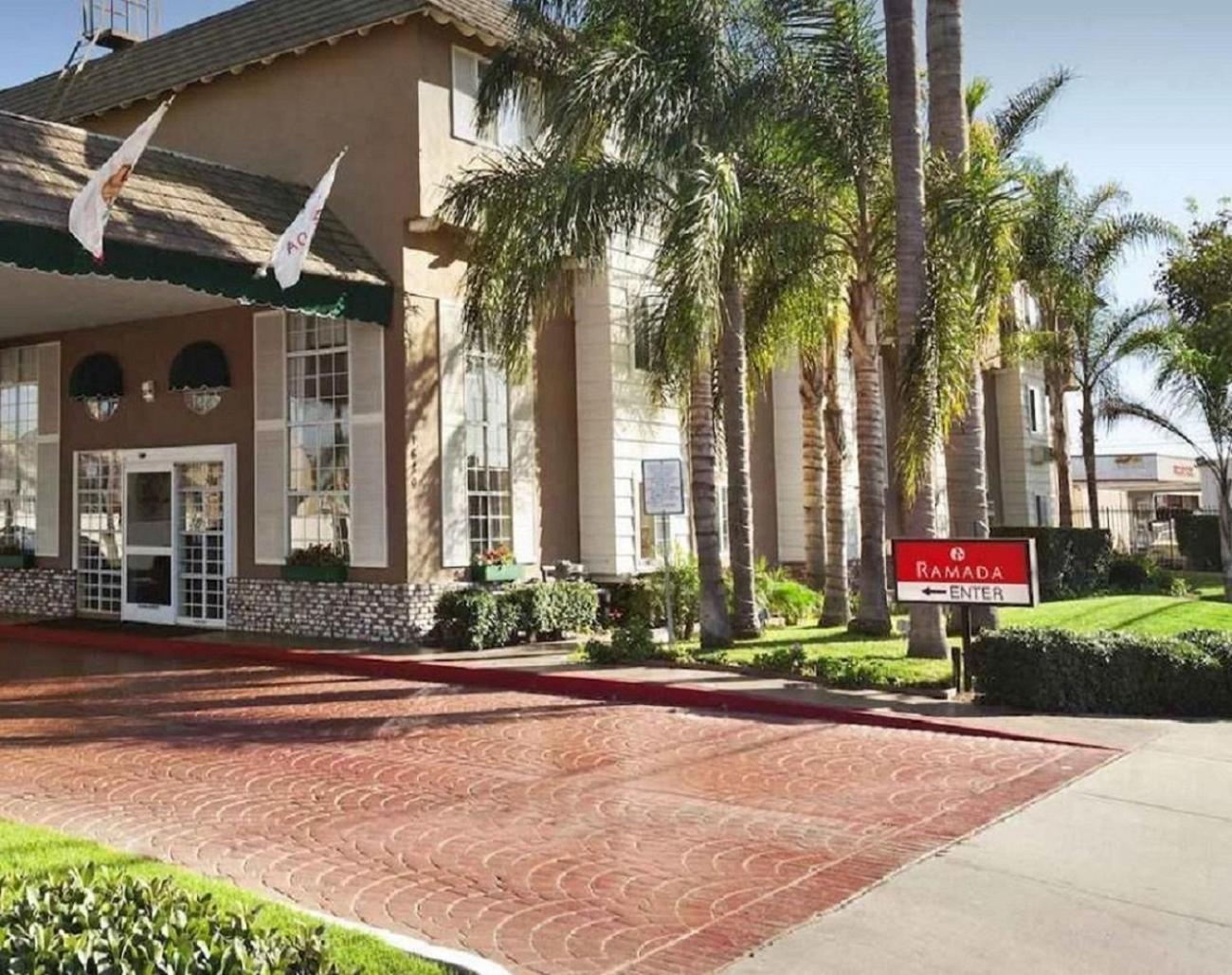 Ramada by Wyndham Costa Mesa/Newport Beach photo 40