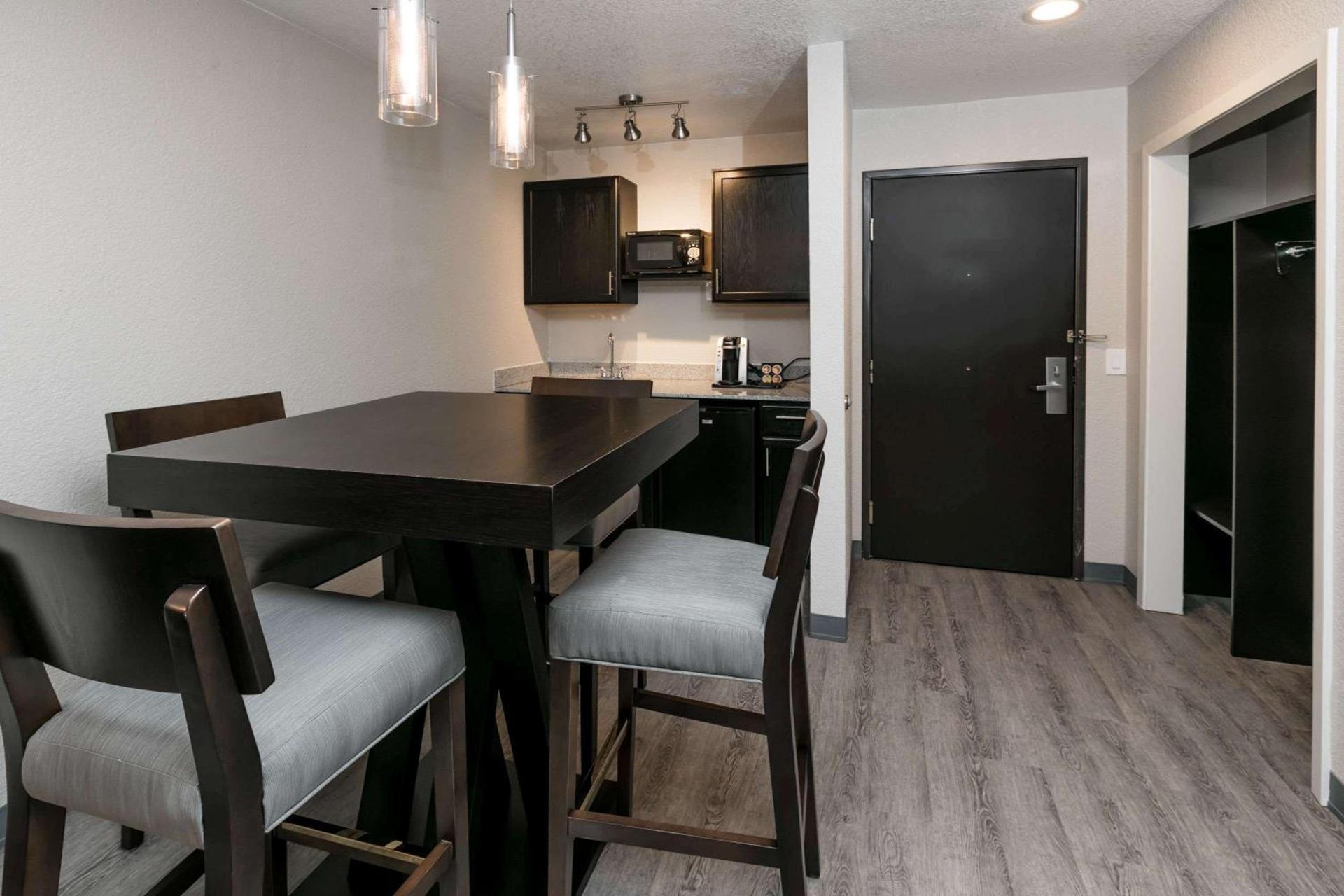 Wingate by Wyndham Dallas Love Field photo 26