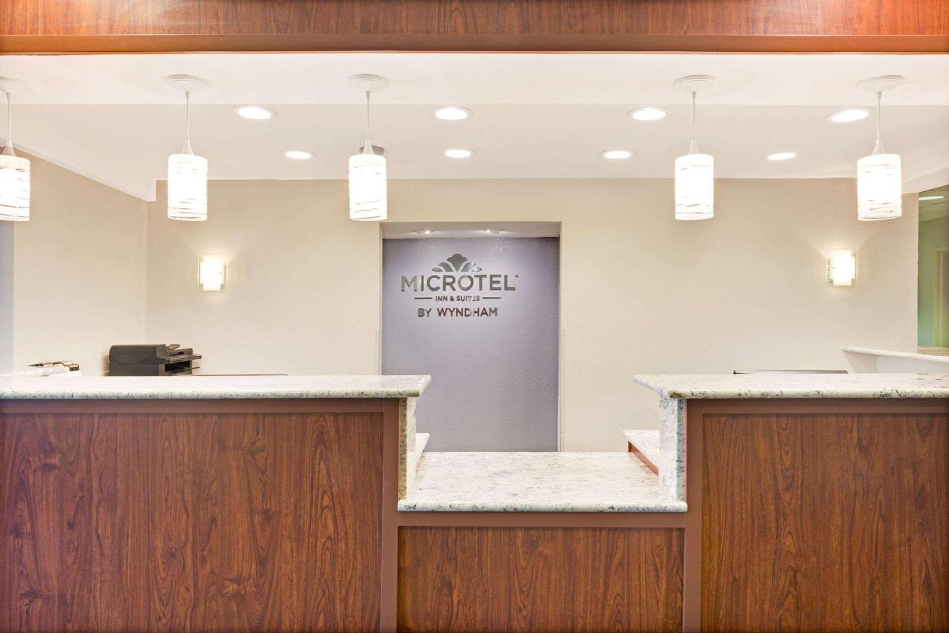 Microtel Inn & Suites Urbandale photo 27