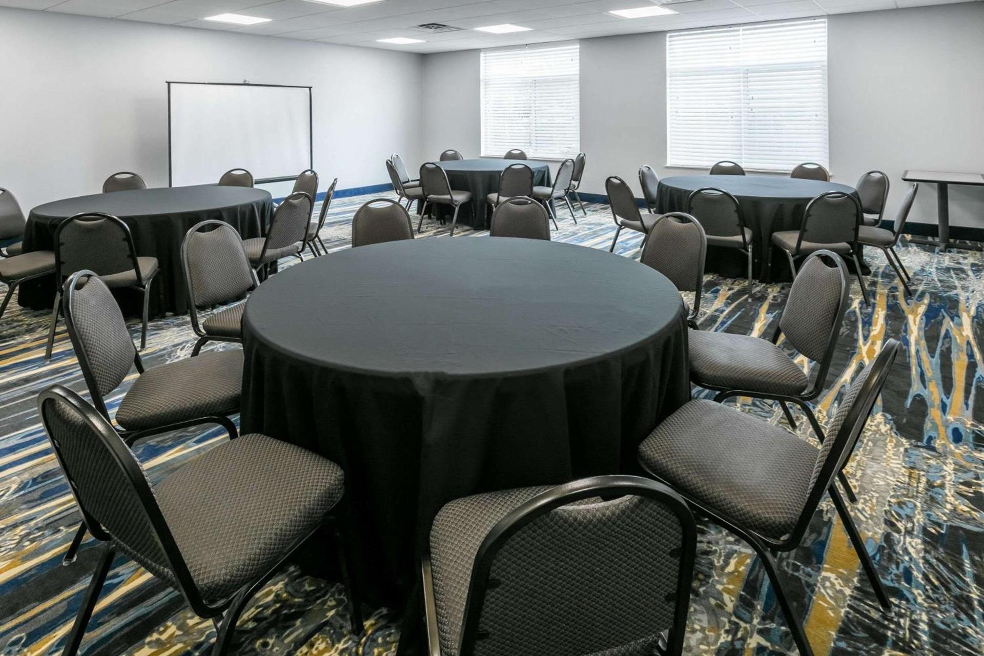 Wingate by Wyndham Dallas Love Field photo 27