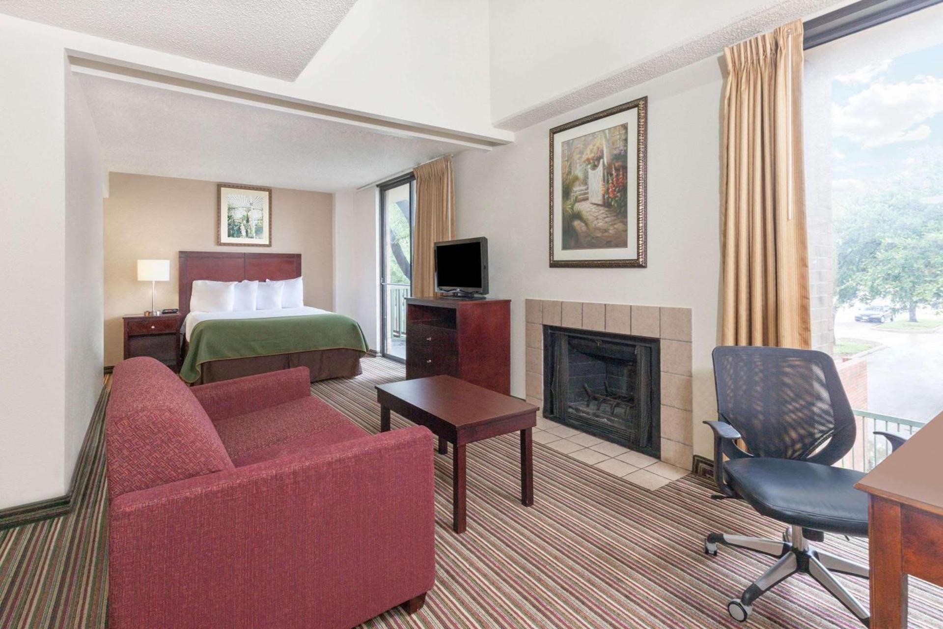 Hawthorn Extended Stay by Wyndham Richardson photo 25
