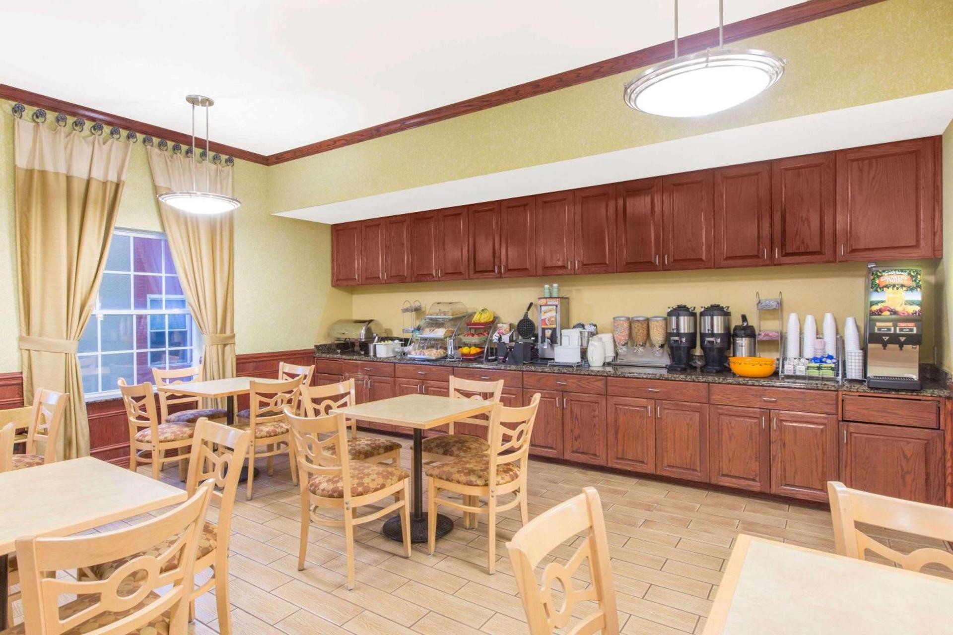 Hawthorn Extended Stay by Wyndham Corpus Christi Padre Isle photo 29