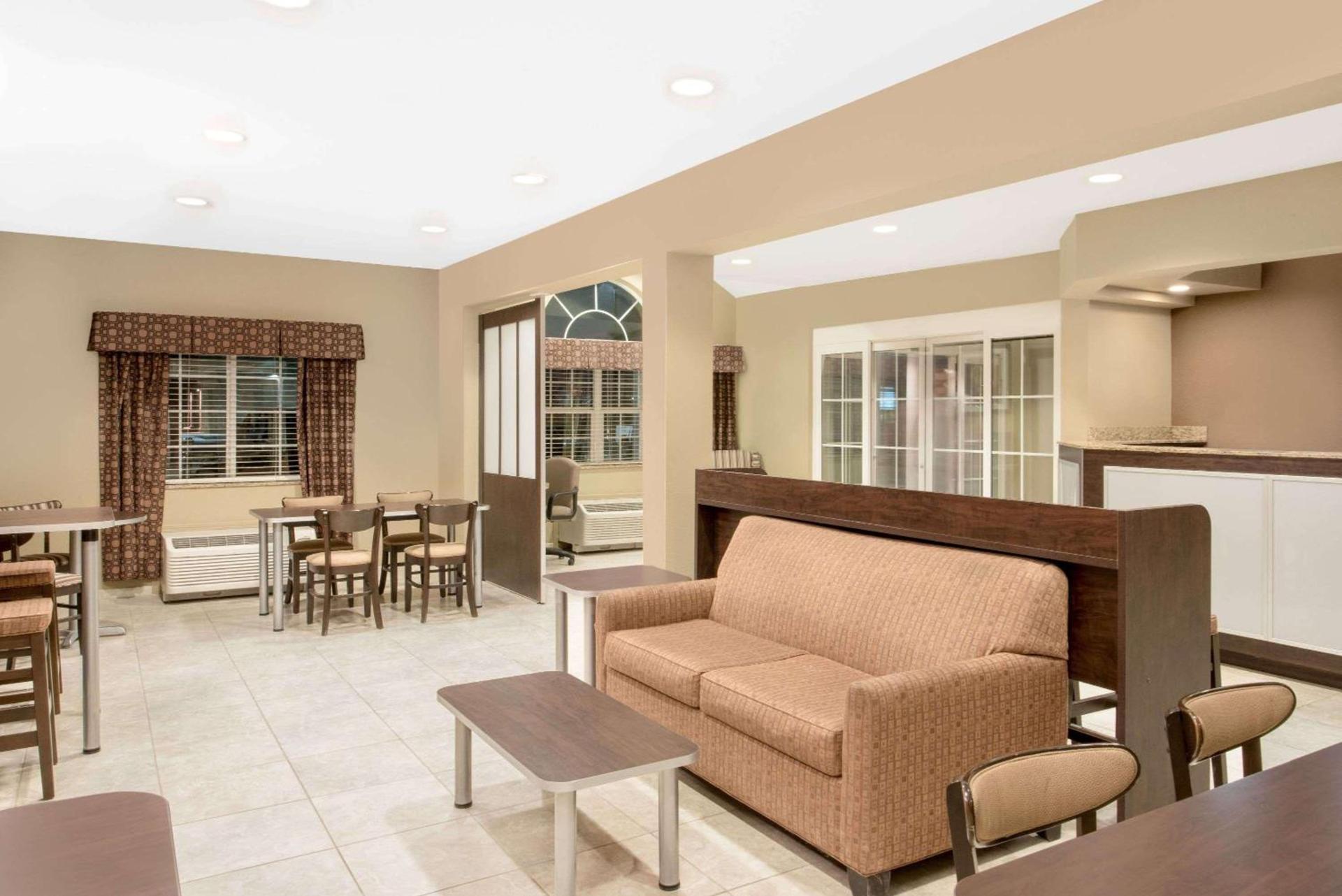 Microtel Inn & Suites by Wyndham photo 30