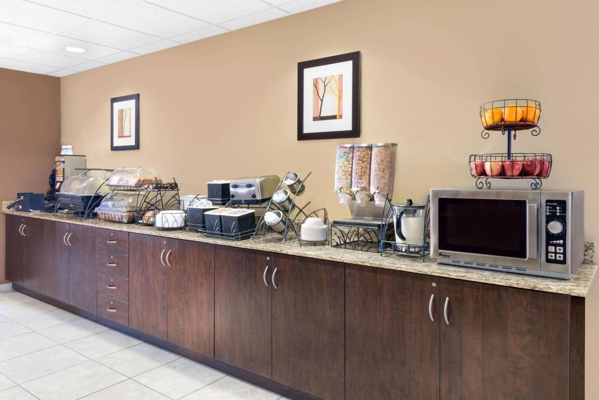 Microtel Inn & Suites by Wyndham photo 31