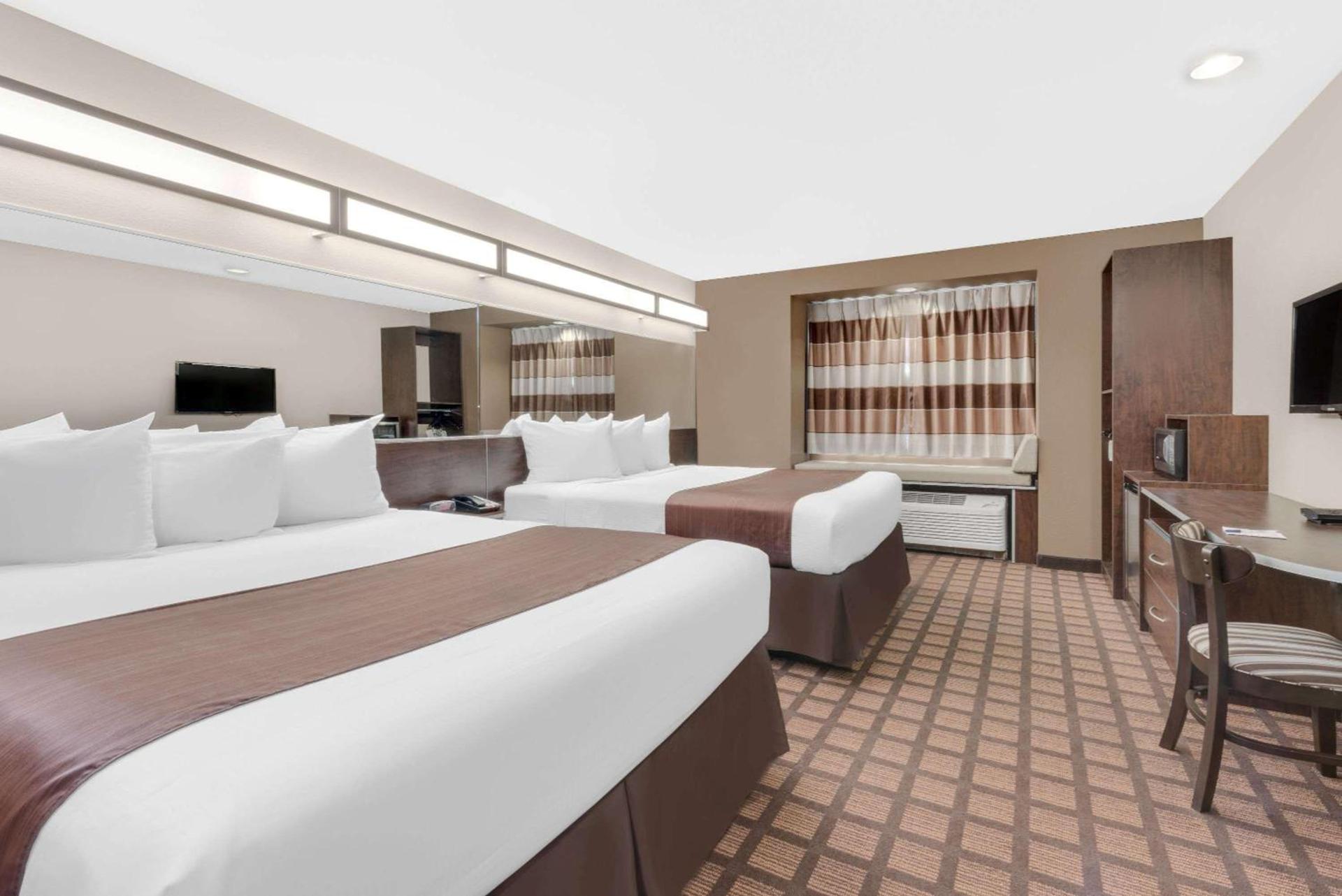 Microtel Inn & Suites by Wyndham photo 32