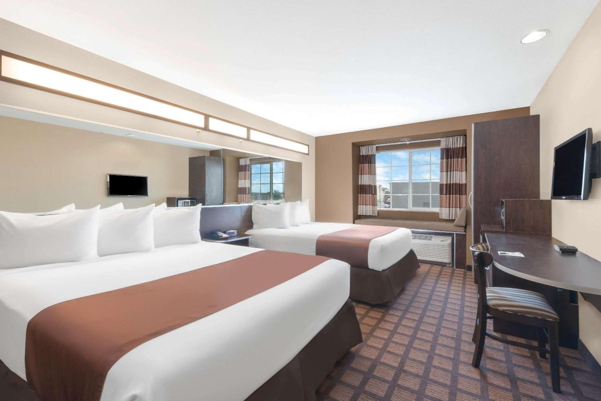 Microtel Inn & Suites by Wyndham photo 33