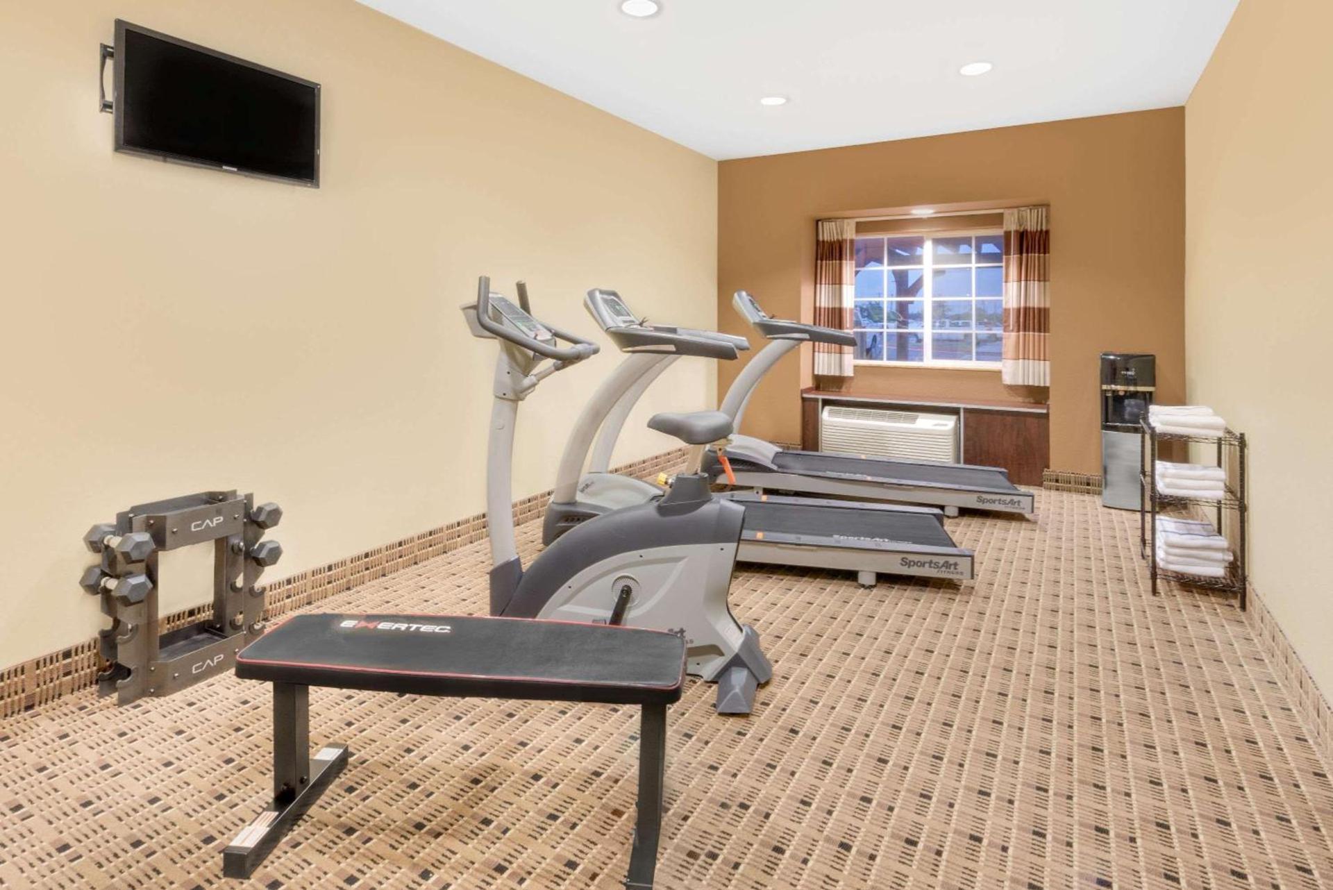 Microtel Inn & Suites by Wyndham photo 38