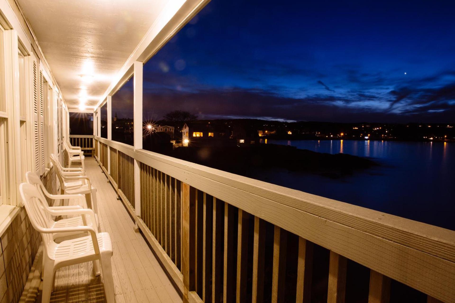 Bearskin Neck Motor Lodge photo 9
