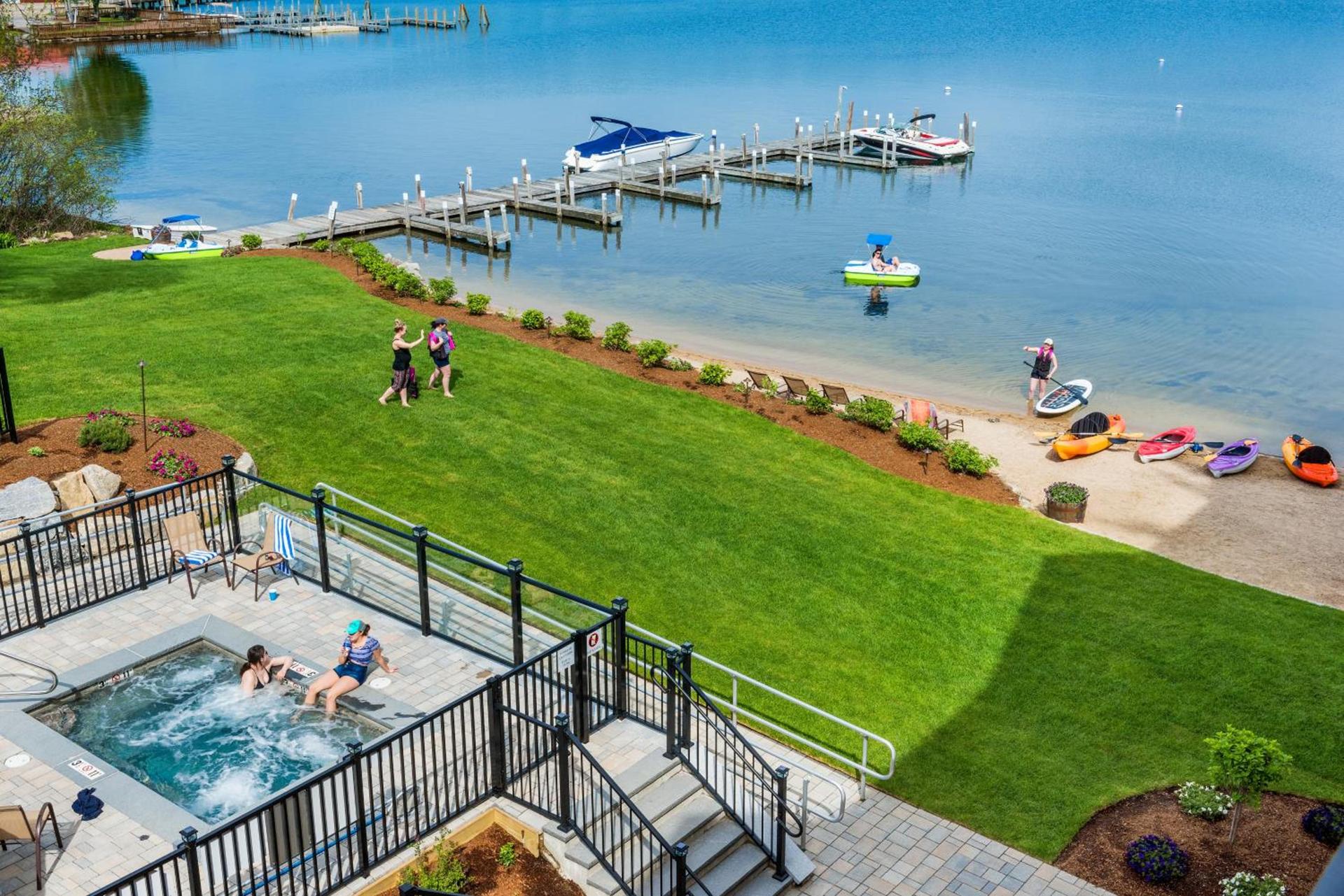 Center Harbor Inn photo 2