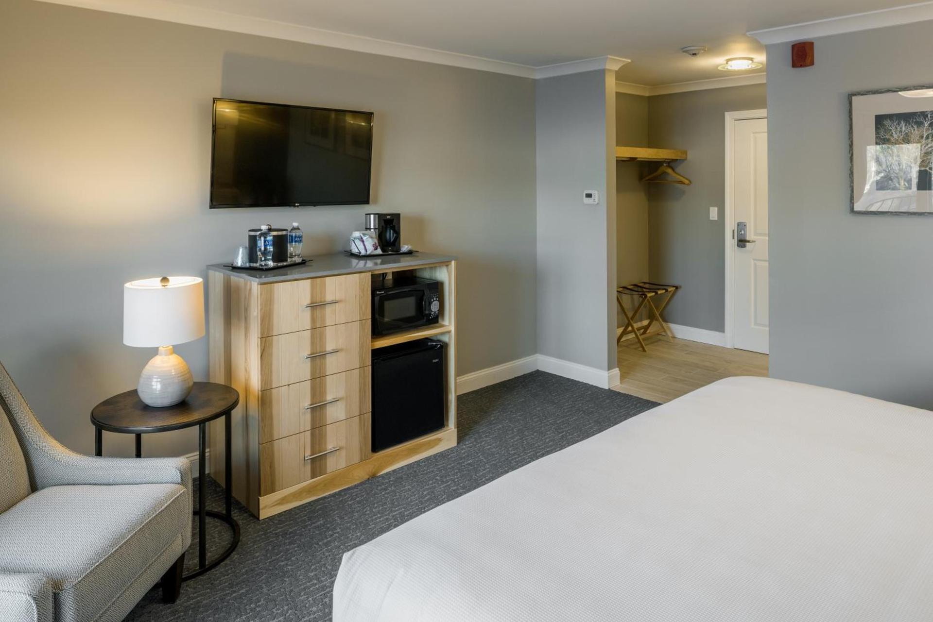 Center Harbor Inn photo 3