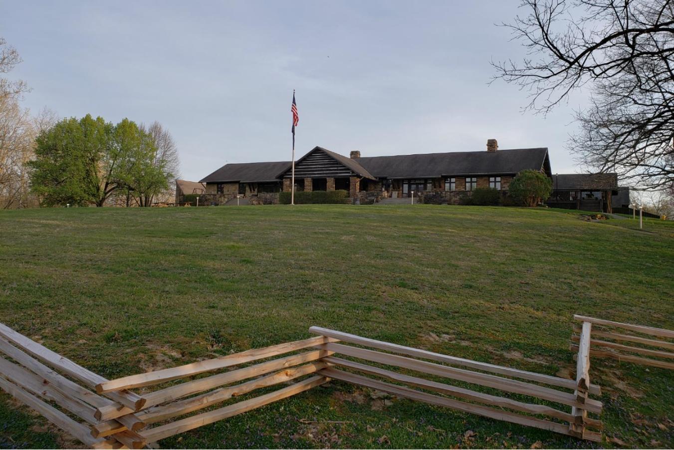 Abe Martin Lodge & Cabins photo 3