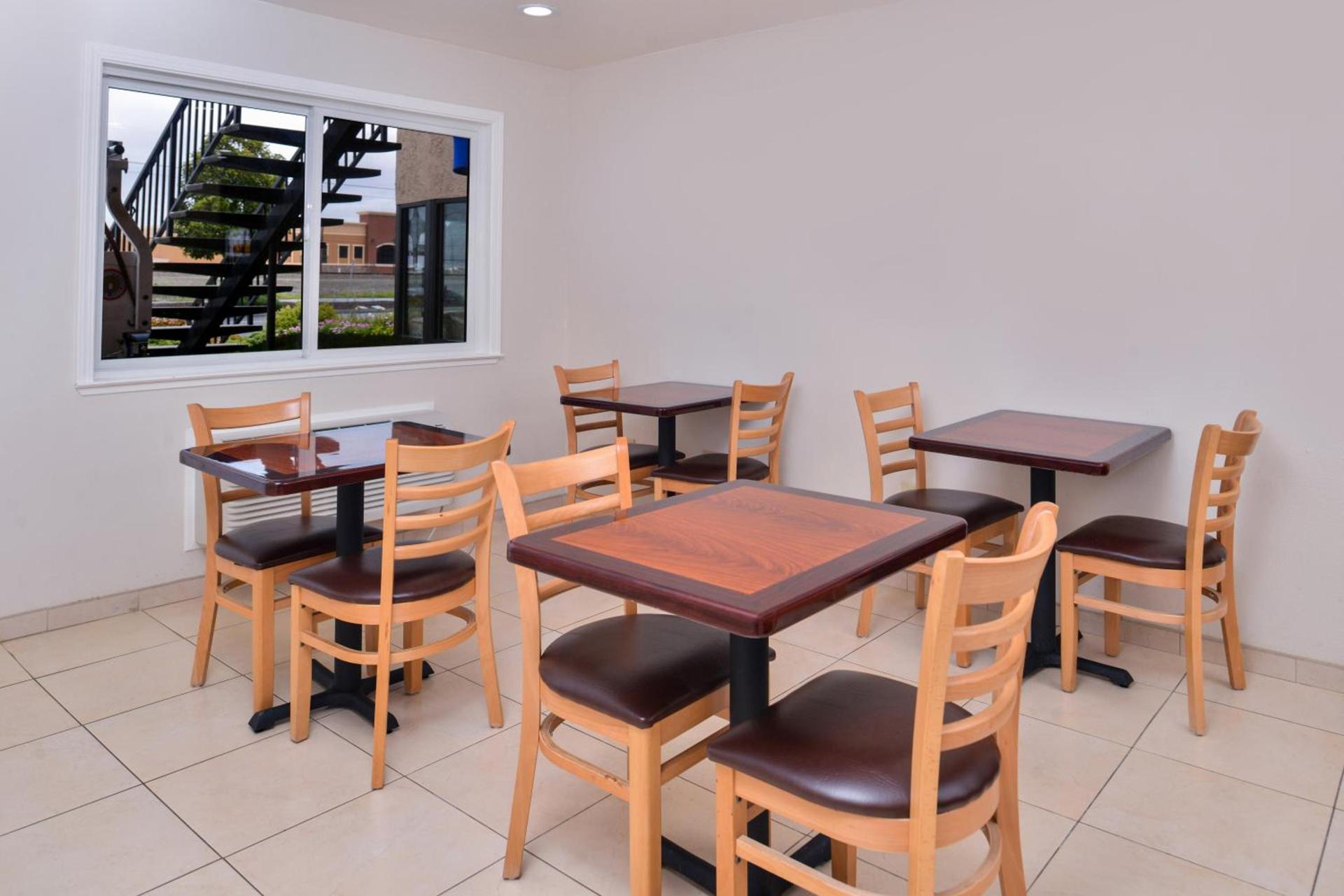 Good Living Inn photo 18