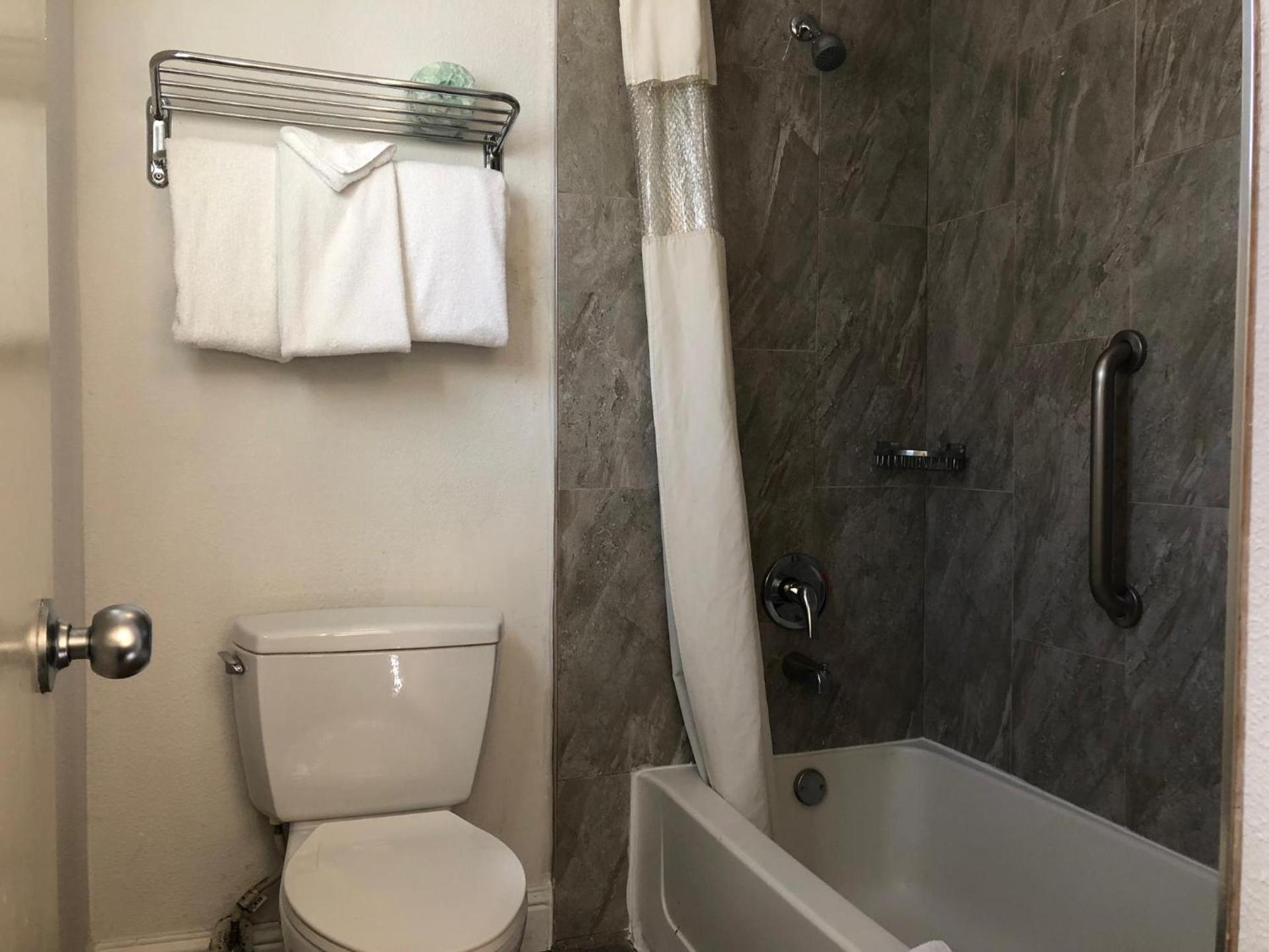 SureStay Hotel by Best Western Seaside Monterey photo 73