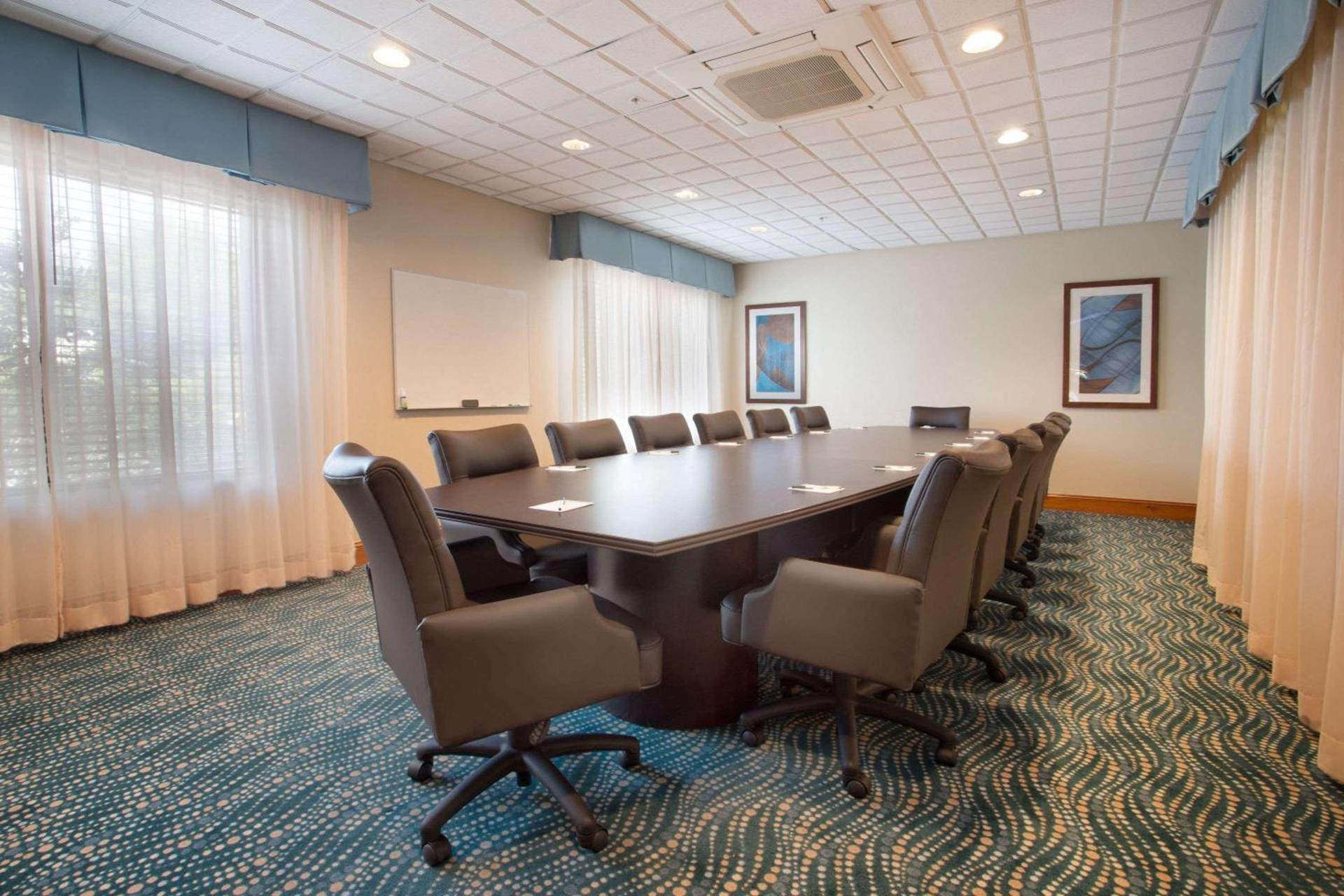 Wingate by Wyndham Garner/Raleigh South photo 13