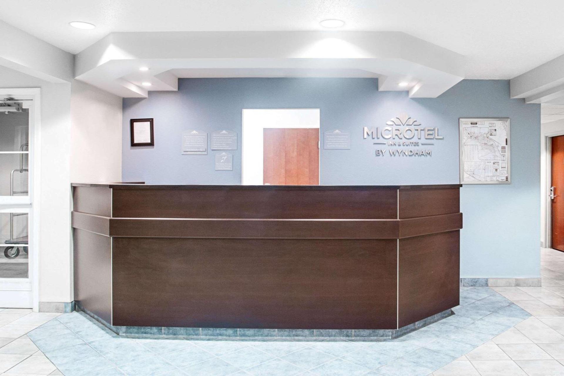 Microtel Inn & Suites Bath photo 2