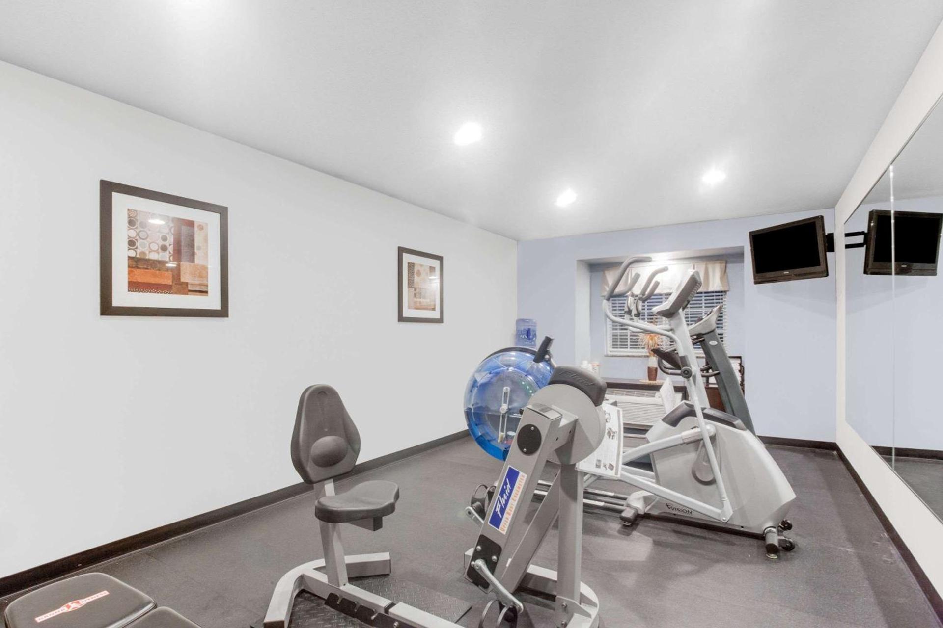 Microtel Inn & Suites Bath photo 4