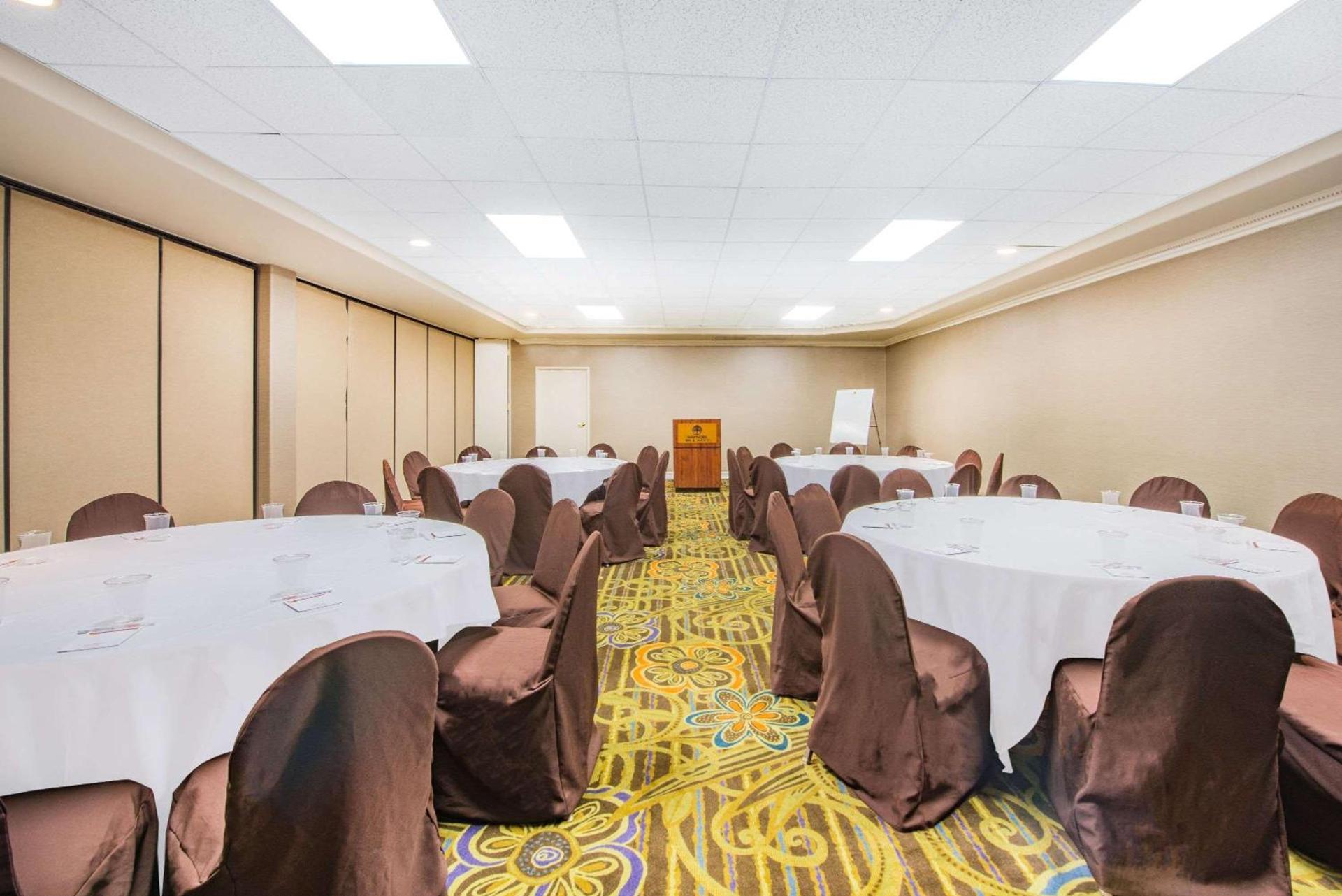 Hawthorn Extended Stay by Wyndham El Paso photo 12