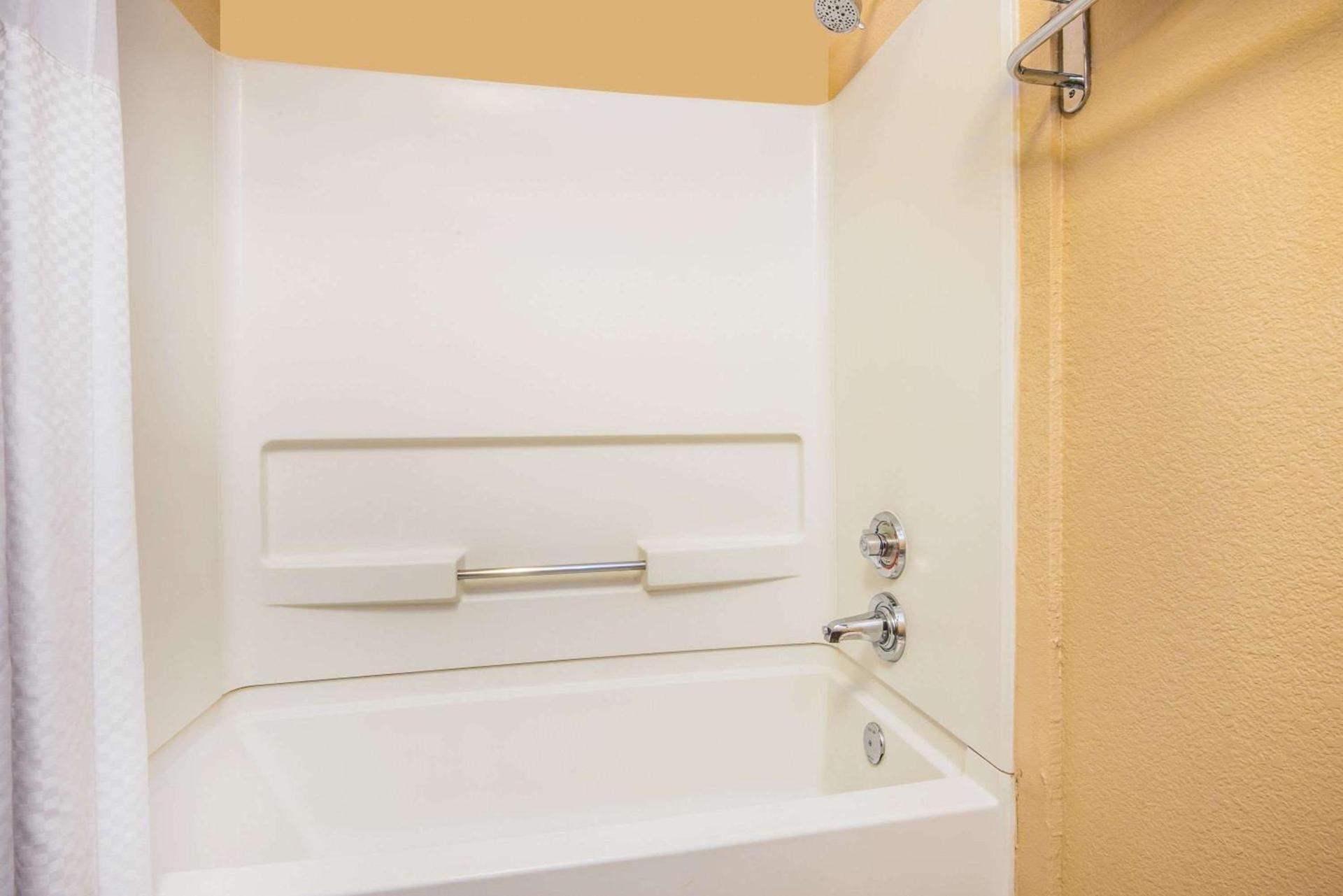 Hawthorn Suites Las Vegas photo 45