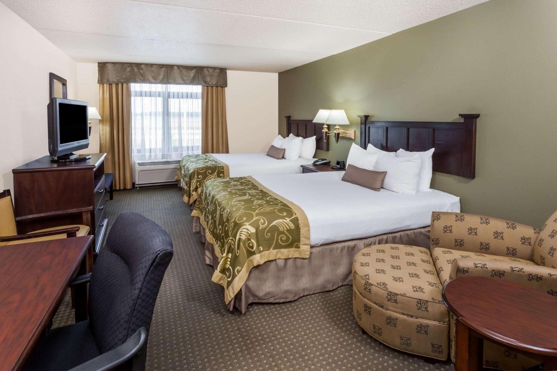 Wingate by Wyndham Peoria - Complimentary Area Shuttle photo 41