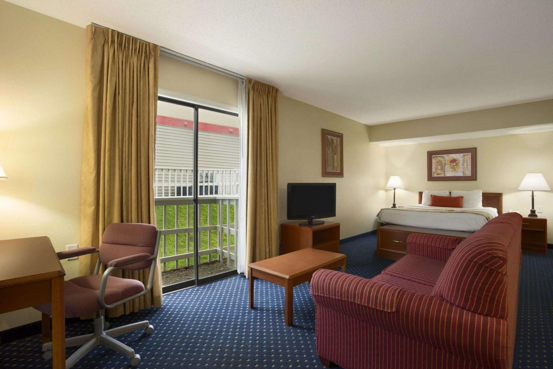 Birch Hill Suites Grand Rapids photo 17
