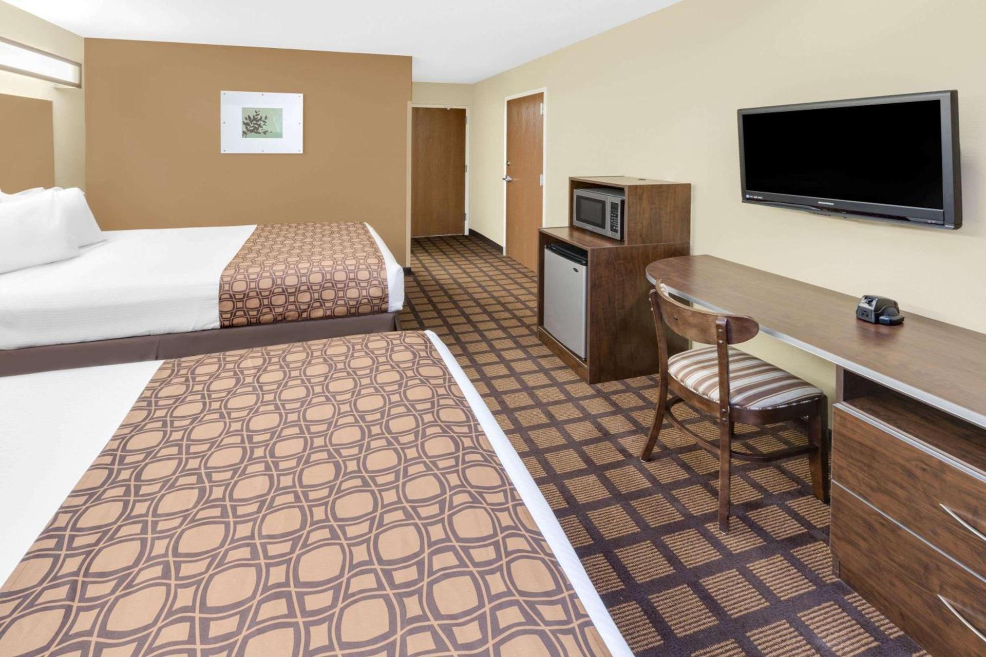 Microtel Inn & Suites by Wyndham Ozark photo 33