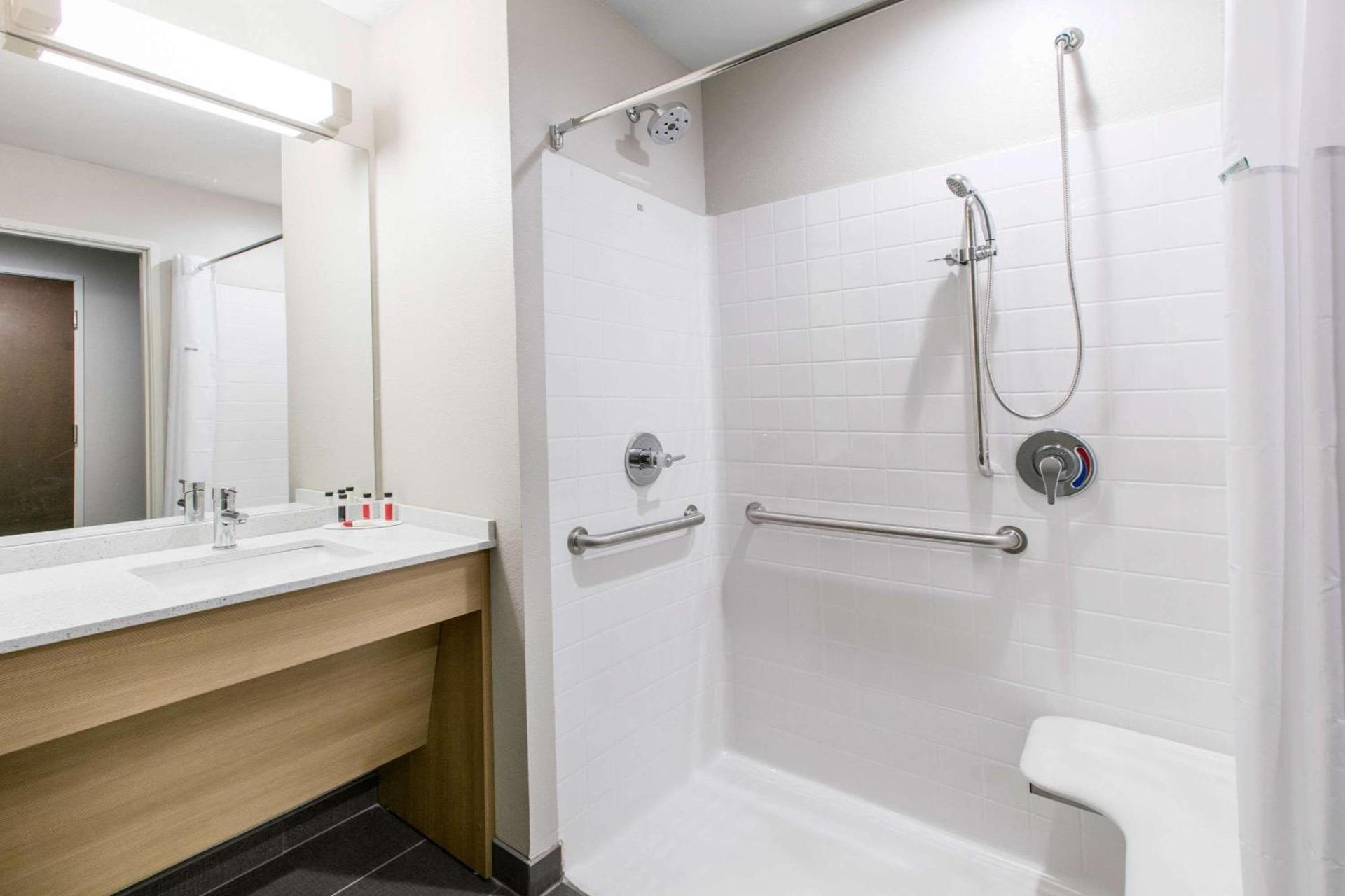 Microtel Inn & Suites by Wyndham Lubbock photo 43