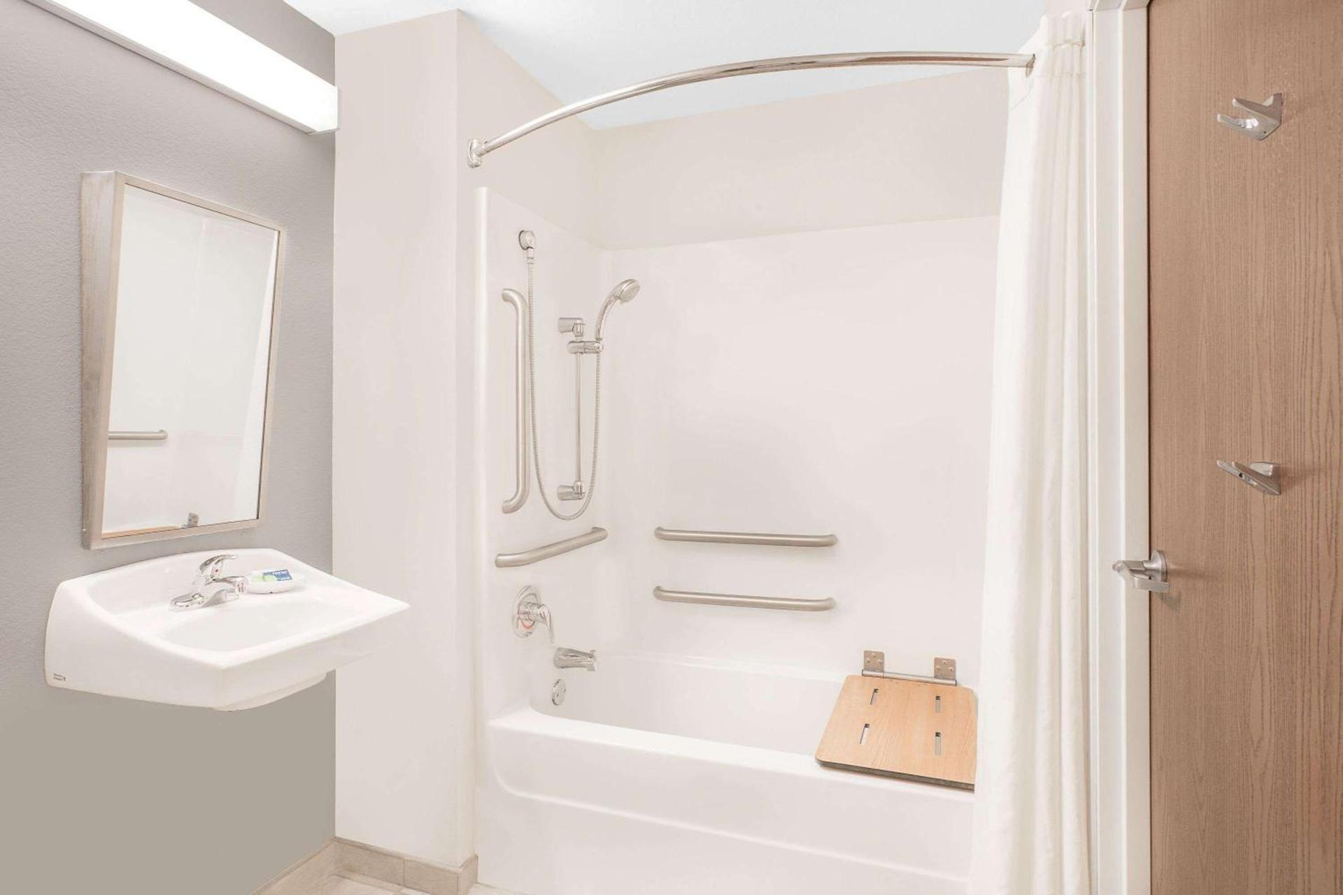 Microtel Inn and Suites San Angelo photo 9