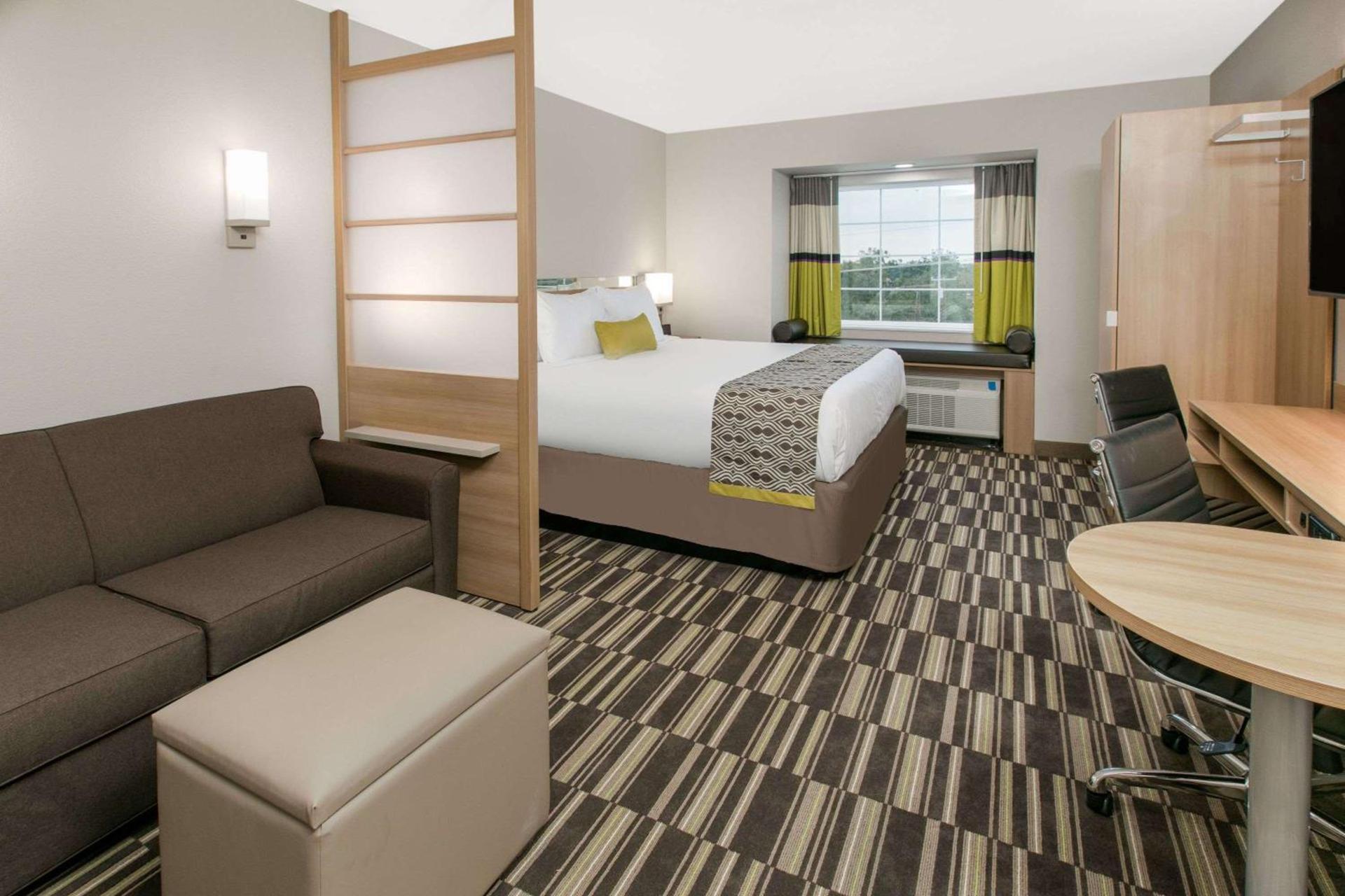 Microtel Inn & Suites by Wyndham Lubbock photo 3