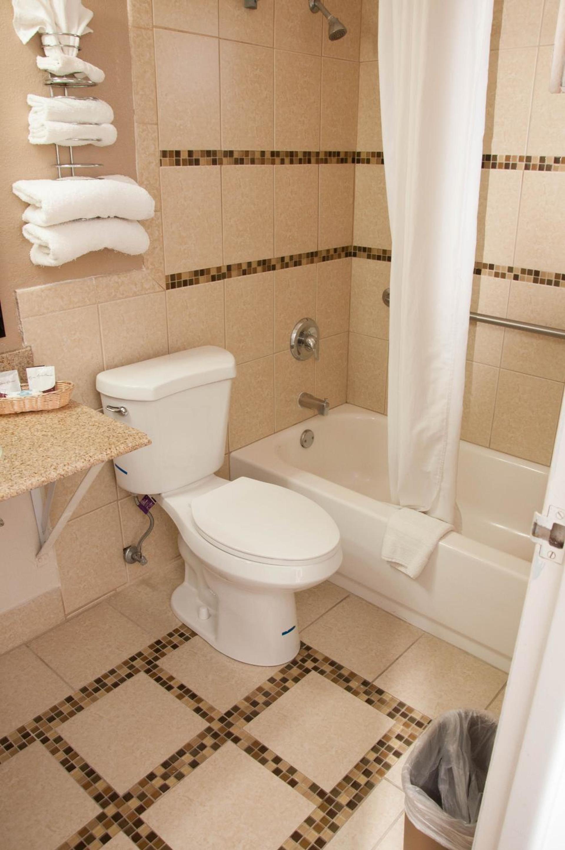 Esquire Inn photo 10