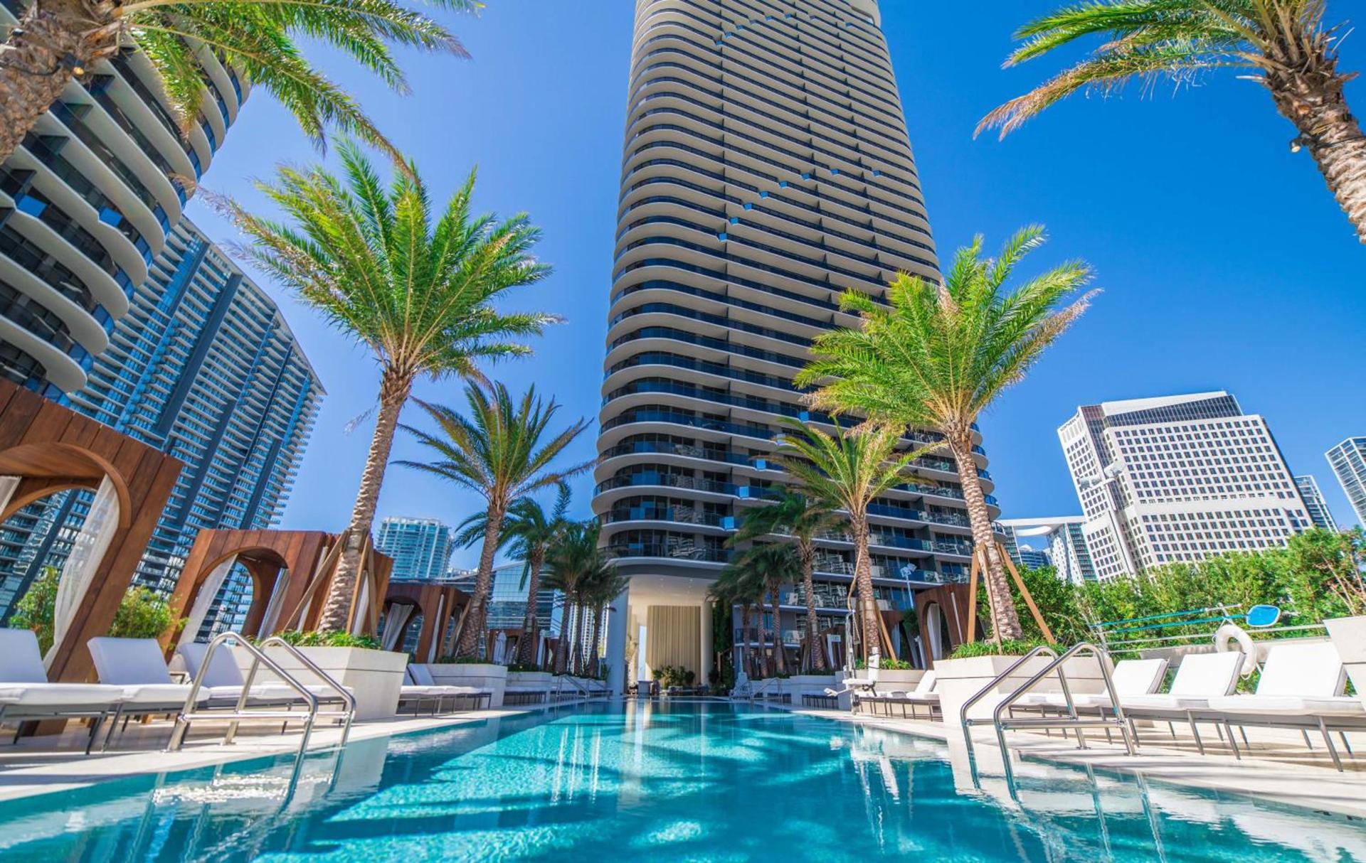 SLS LUX Brickell photo 42