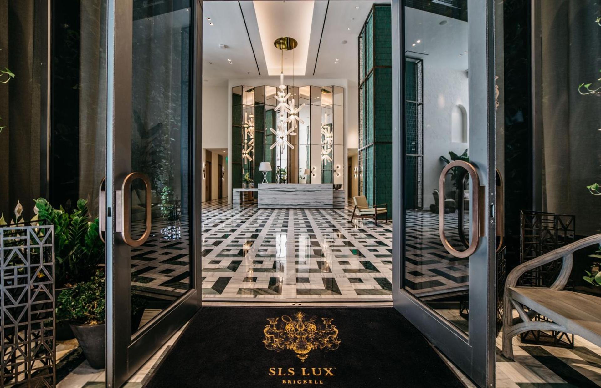 SLS LUX Brickell photo 9