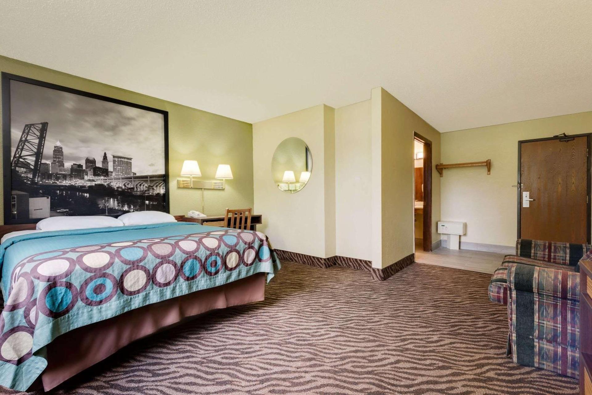Super 8 by Wyndham Mentor/Cleveland Area photo 7