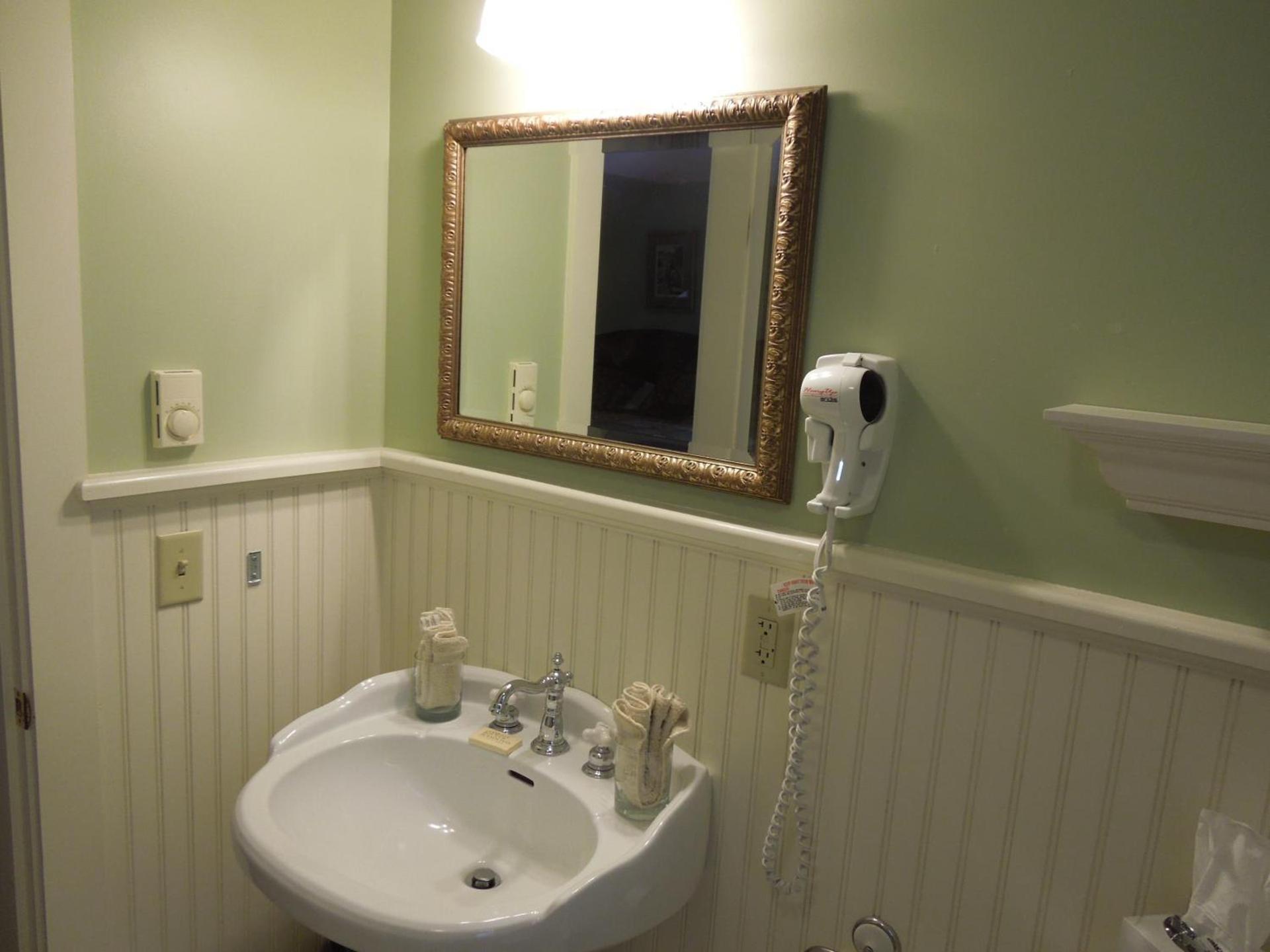 Kearsarge Inn photo 13