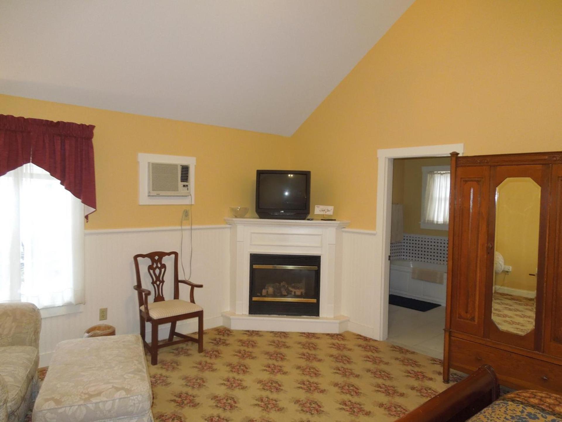 Kearsarge Inn photo 19
