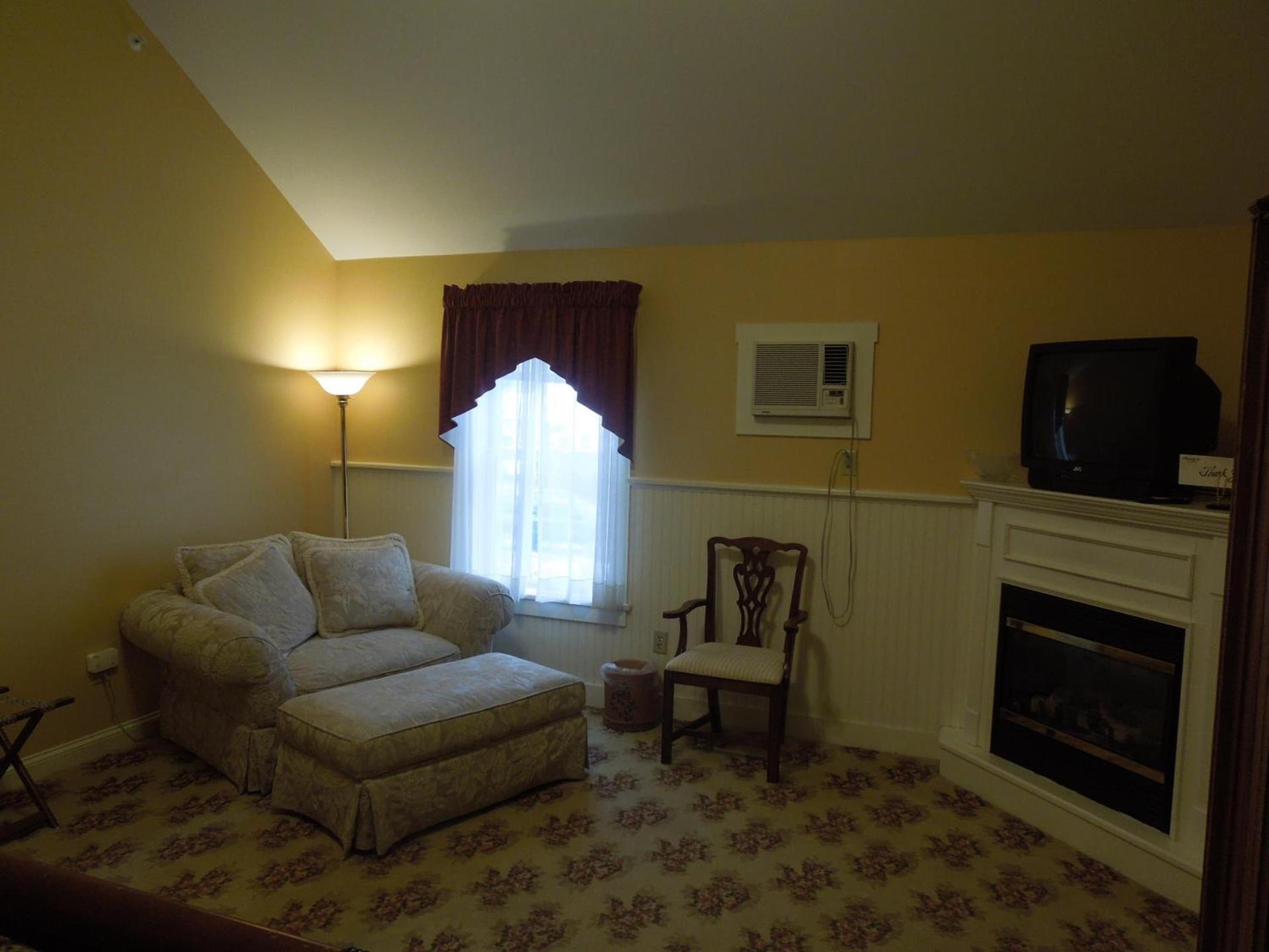 Kearsarge Inn photo 20